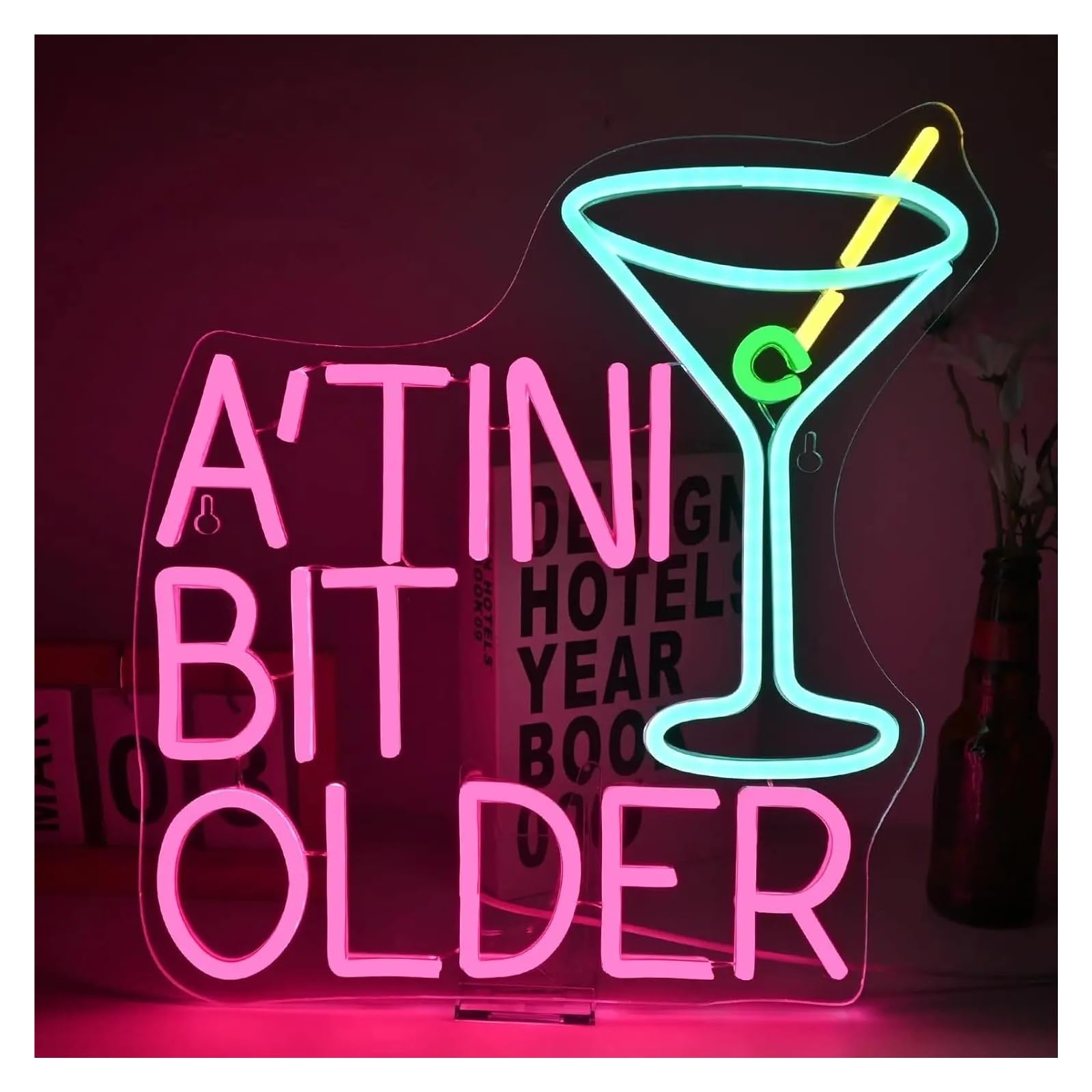 Wiszące neony artystyczne Neon"A'TINI BIT OLDER"USB Koktajl LED Light Do Pubu Martini Bar Bistro Dekoracja Pokoju Gier 35X32.2cm