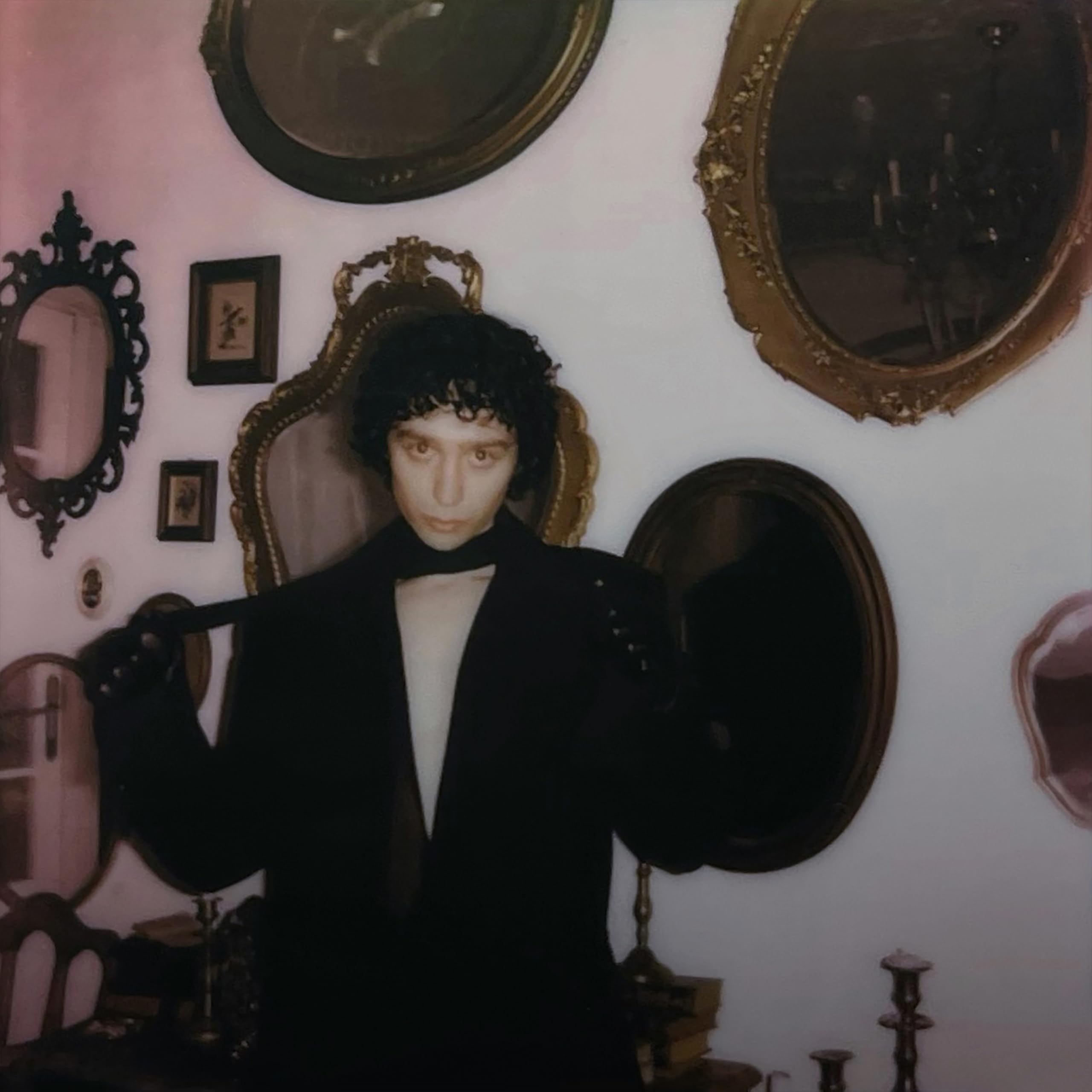 вышел покурить