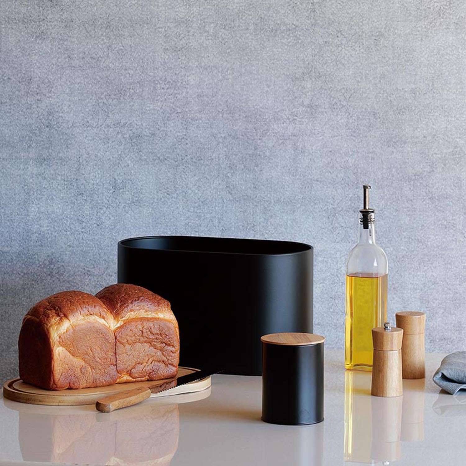 佐藤金属興業(Satokinzoku) Sato Metal Bread Case, Wood Black, Size: Approx. W13.8 inches (35.2 cm), D7.3 inches (19.3 cm), H21 4521540259247