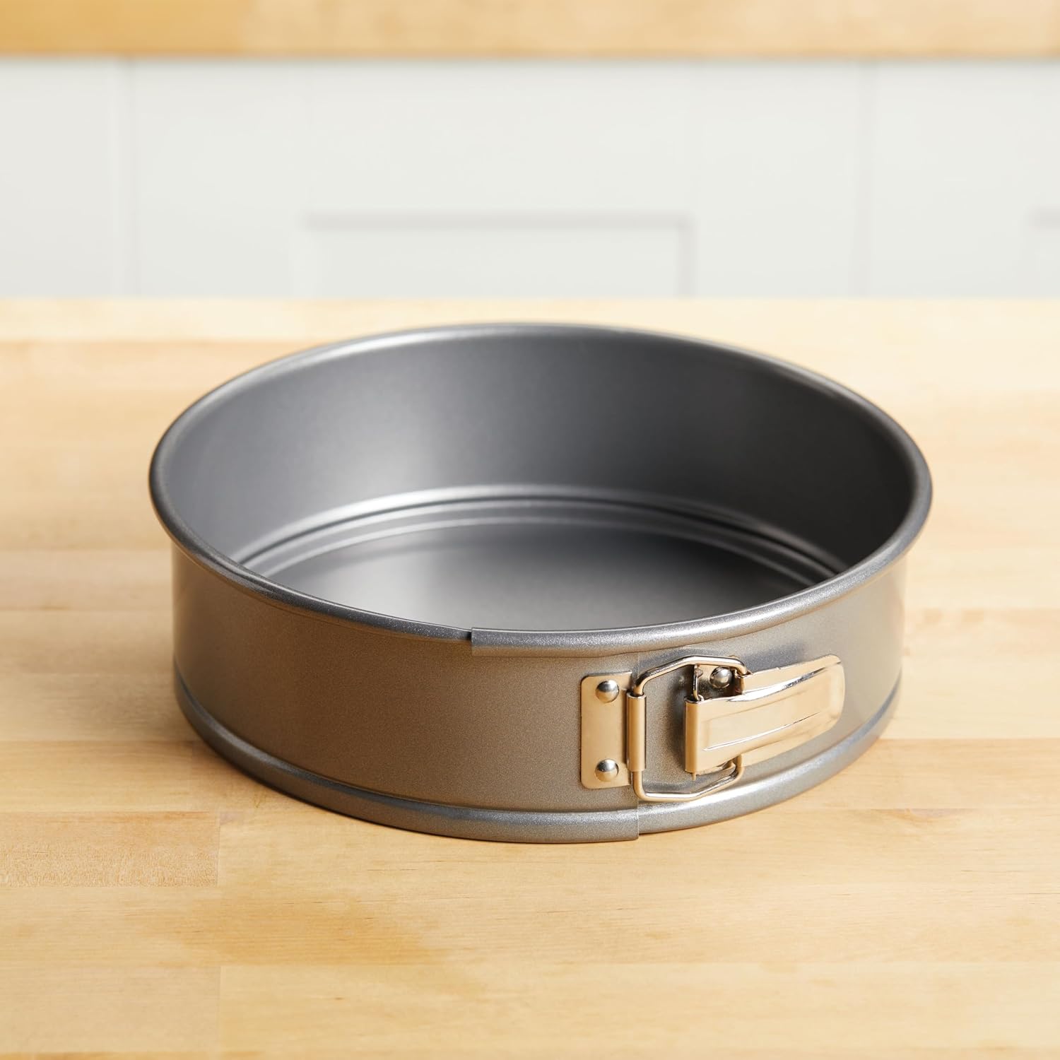 Anolon 54711 Advanced Nonstick Springform Baking Pan / Nonstick Springform Cake Pan / Nonstick Cheesecake Pan, Round - 9 Inch, Gray
