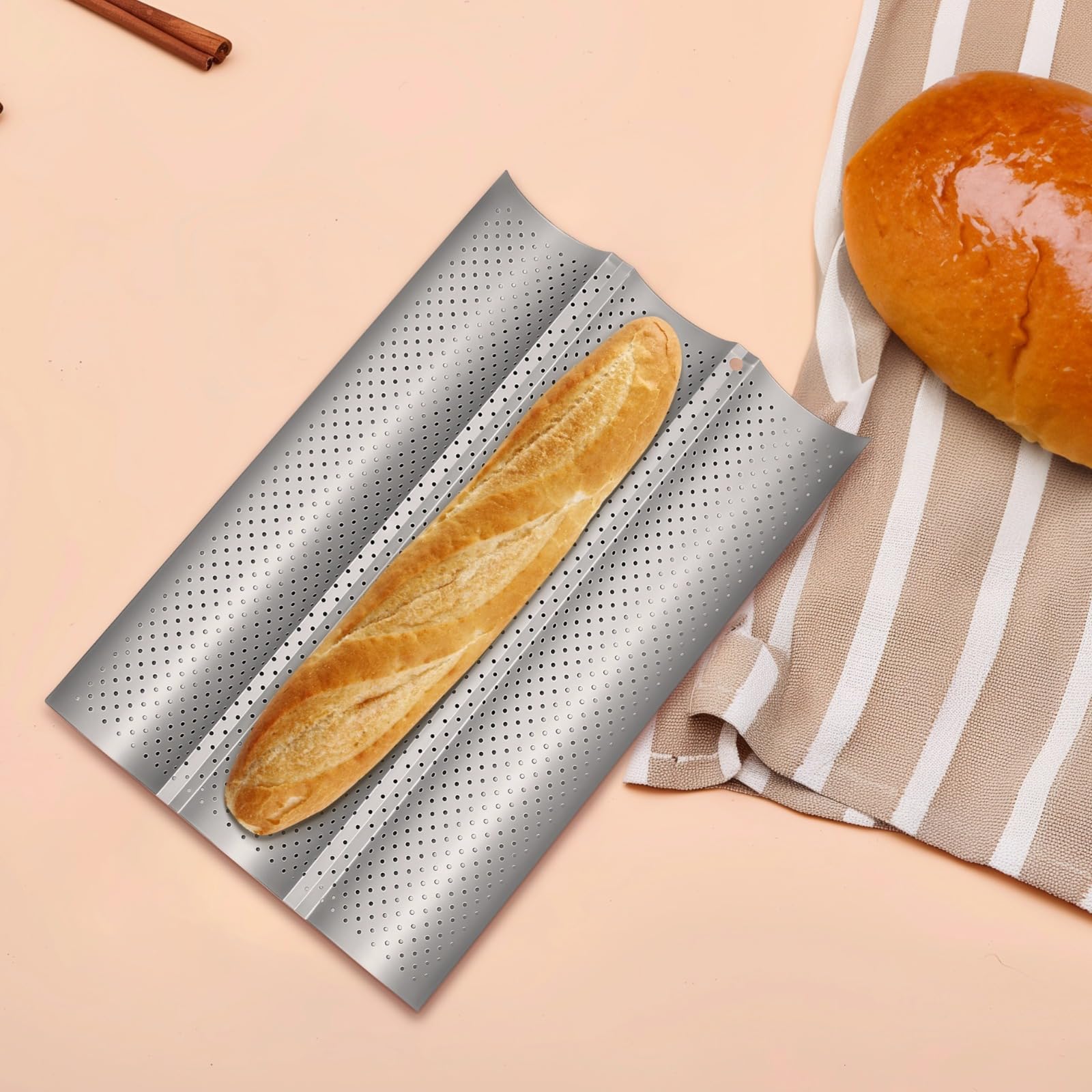 French-Baguette-Brotbackform, 3-Kammern perforierte Lochform, Antihaft-Backblech für französische und Sauerteig-Baguettes, Carbonstahl, ofenfest, spülmaschinengeeignet, 37,8 x 24,4 cm