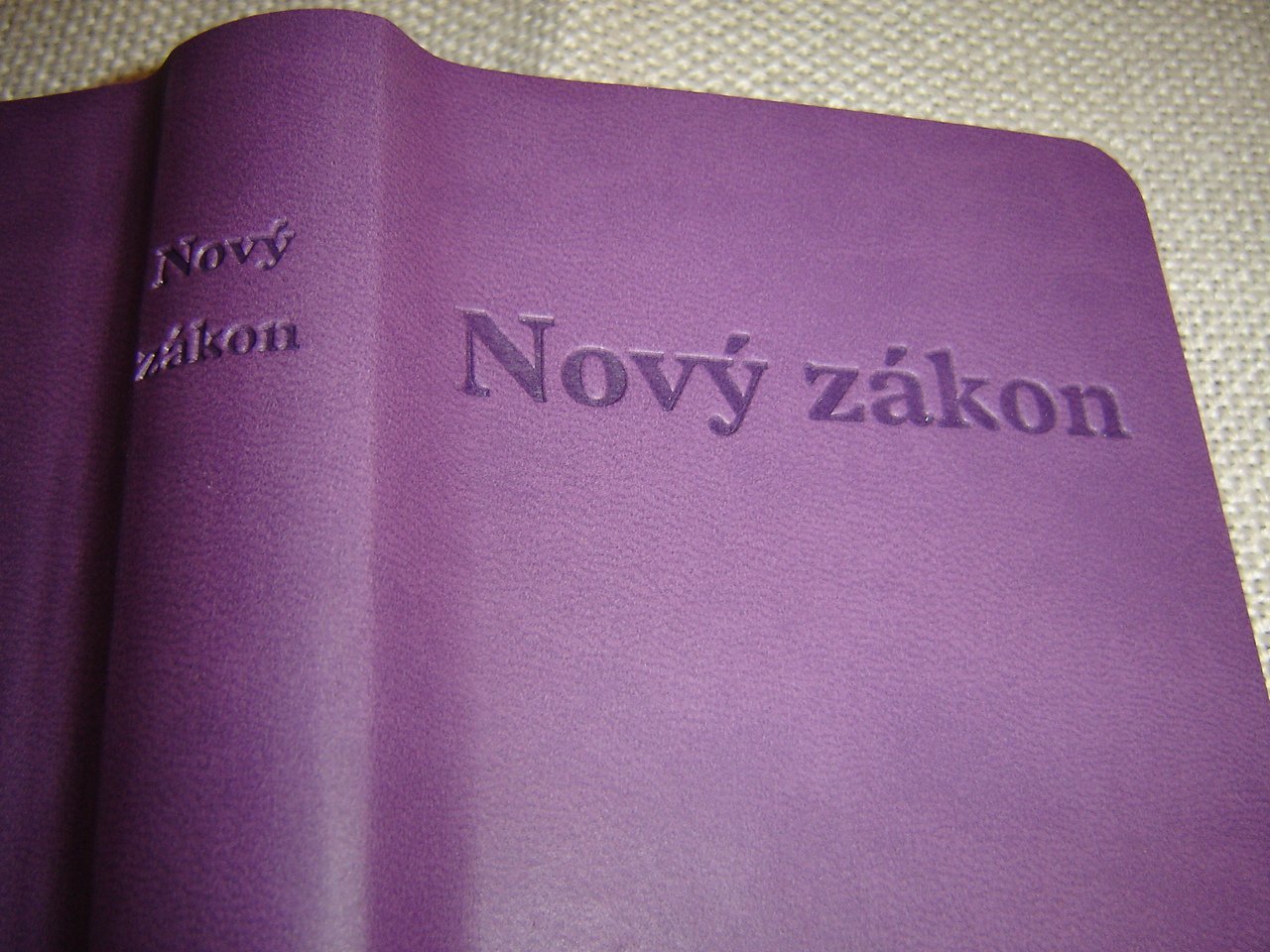 Slovak New Testament, Purple – Jerusalem Bible, 1st Edition / Novy Zakon, Nachový – Jeruzalemskaa Biblia, Prve Vydanie