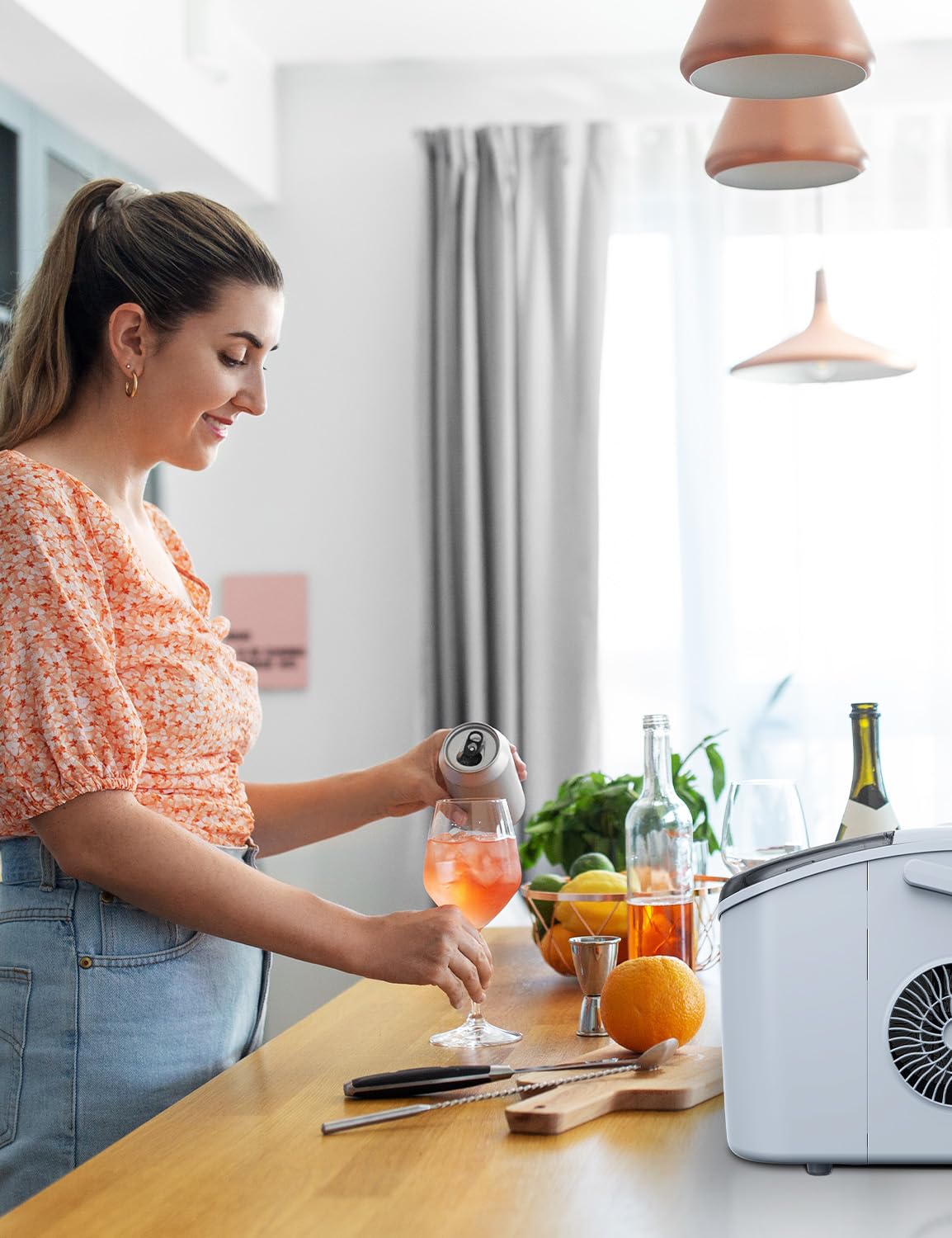 KitchenBrothers maquina de Hielo - Ice Maker - Maquina de Hacer Hielo - Máquina para Hacer Cubitos de Hielo con Pala para Hielo - 9 Cubitos de Hielo en 8 Min. - Portátil con Asa - 1,2L