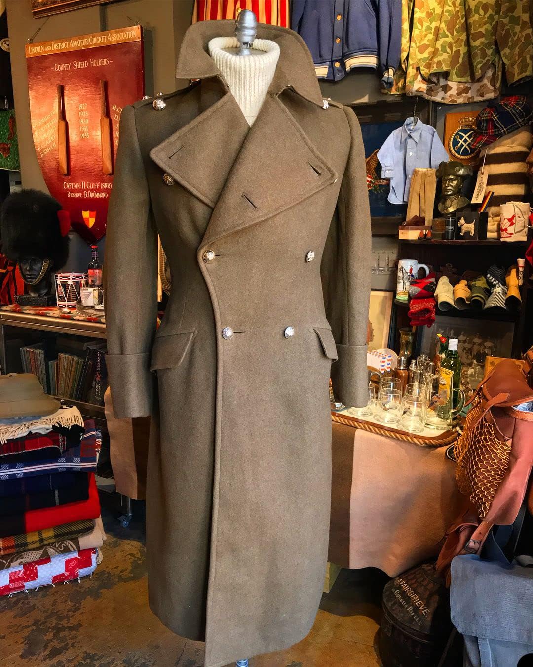 Men Wool Blend Coat Classic Peak Lapel Double Breasted Peacoat