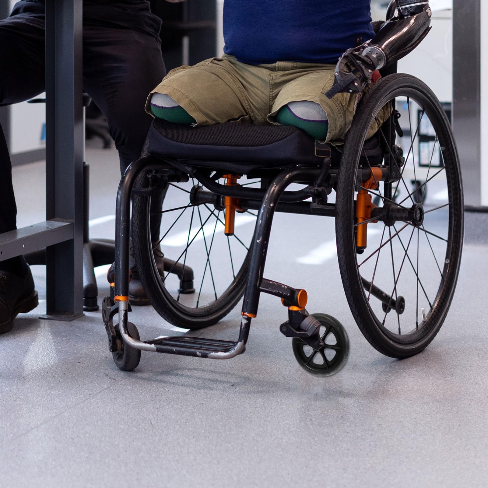 Ruedas de Repuesto para Silla de Ruedas Delanteras Negras Resistentes y Antideslizantes para Adultos Mayores y Pacientes Accesorio Duradero para Sillas de Discapacitados