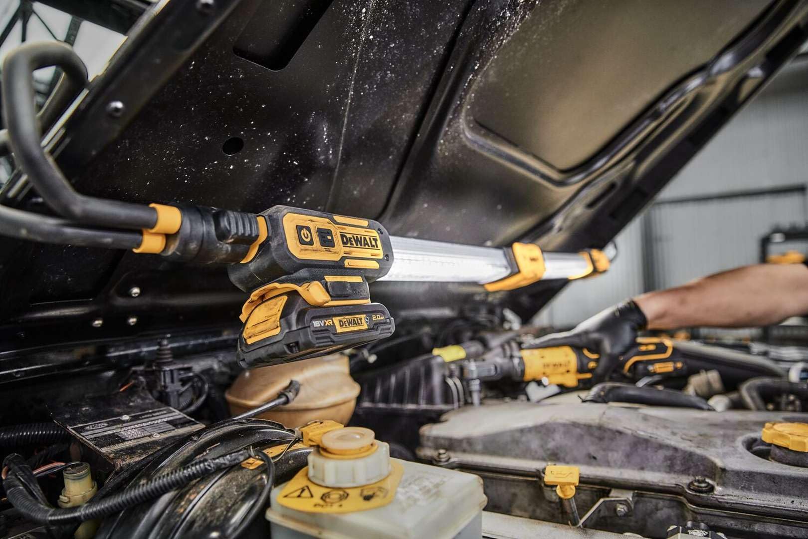 DEWALT DCL045-XJ Lampada sottocofano senza batteria senza ricaricatore