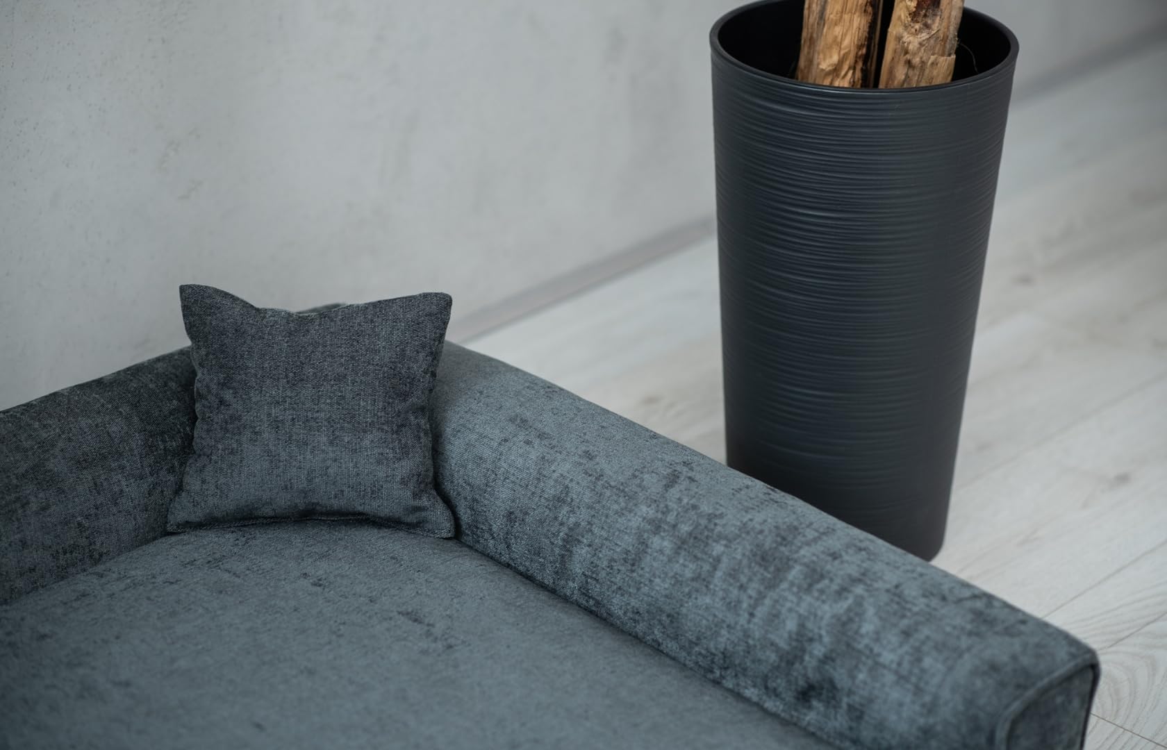 exclusiveBED Cama ortopédica Sofi para perros medianos | Elegante sofá para perros con respaldo antideslizante | Funda extraíble | Colchón de espuma viscoelástica | Tela lavable (XL, grafito)