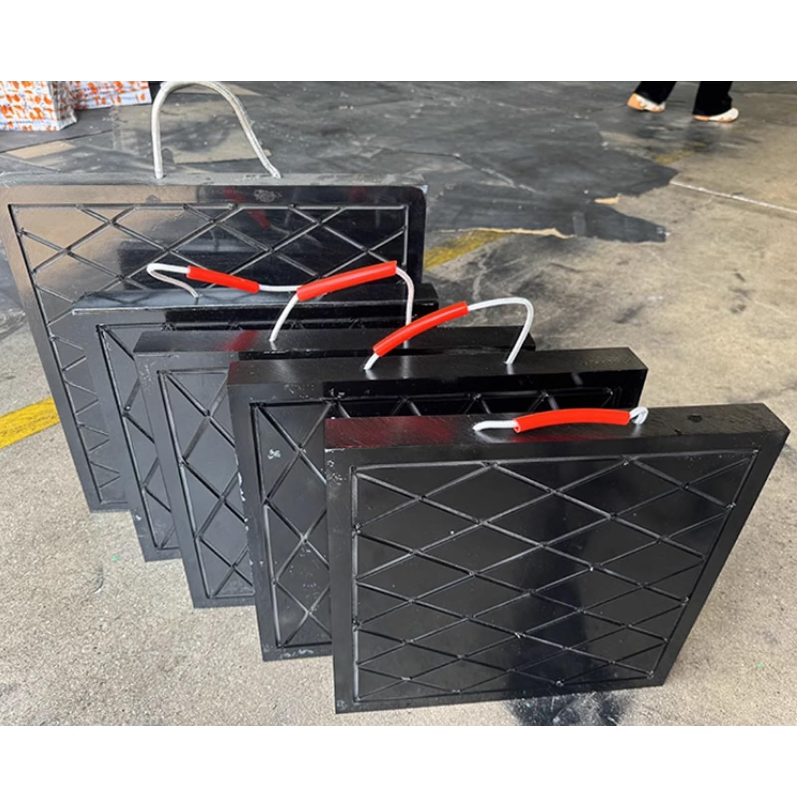 Stabilisateurs jack square et patins de support durable pour vérins de camion-nacelle et grue