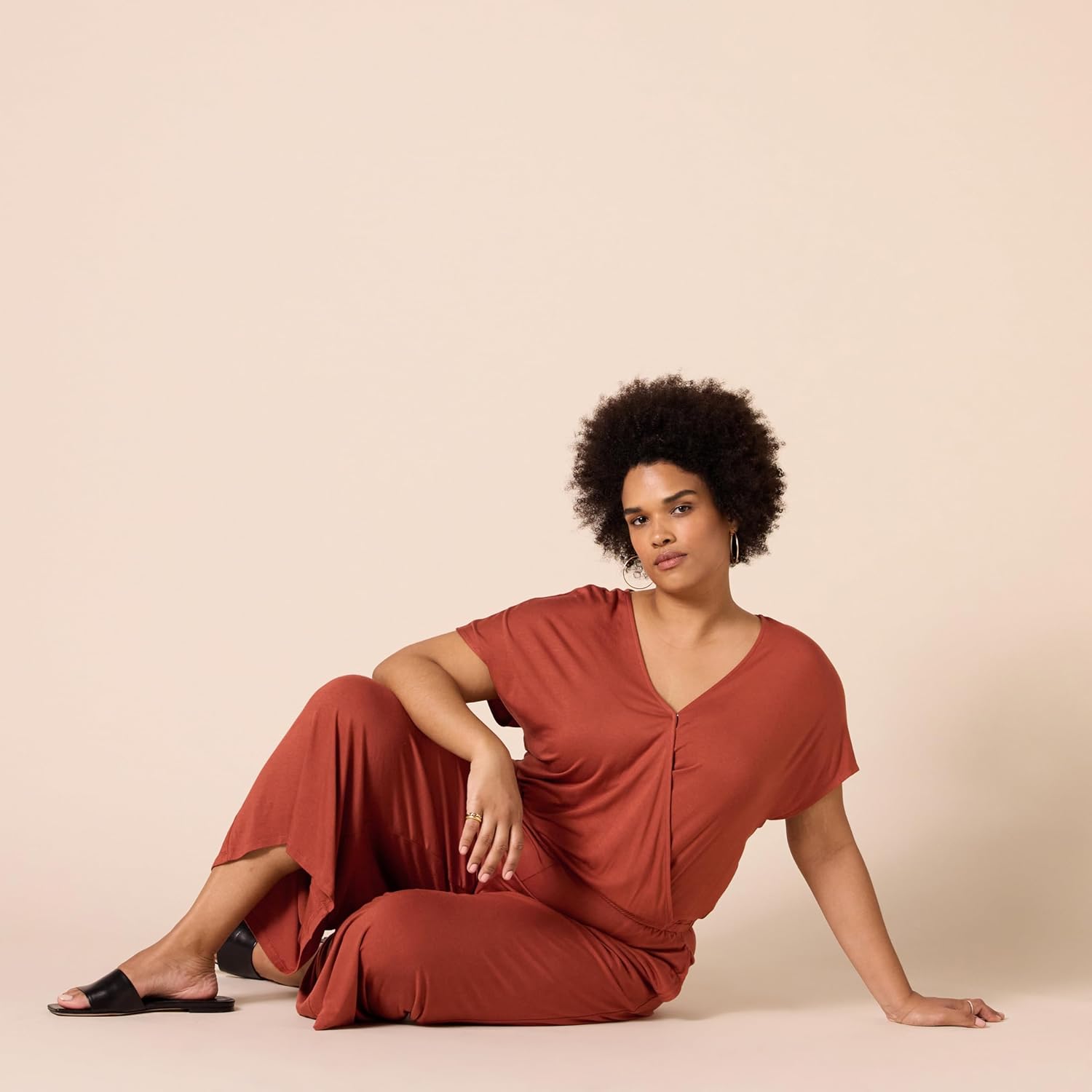 Amazon Essentials Women's Short-Sleeve Surplice Cropped Wide-Leg Jumpsuit with Elastic Waist - Image 7