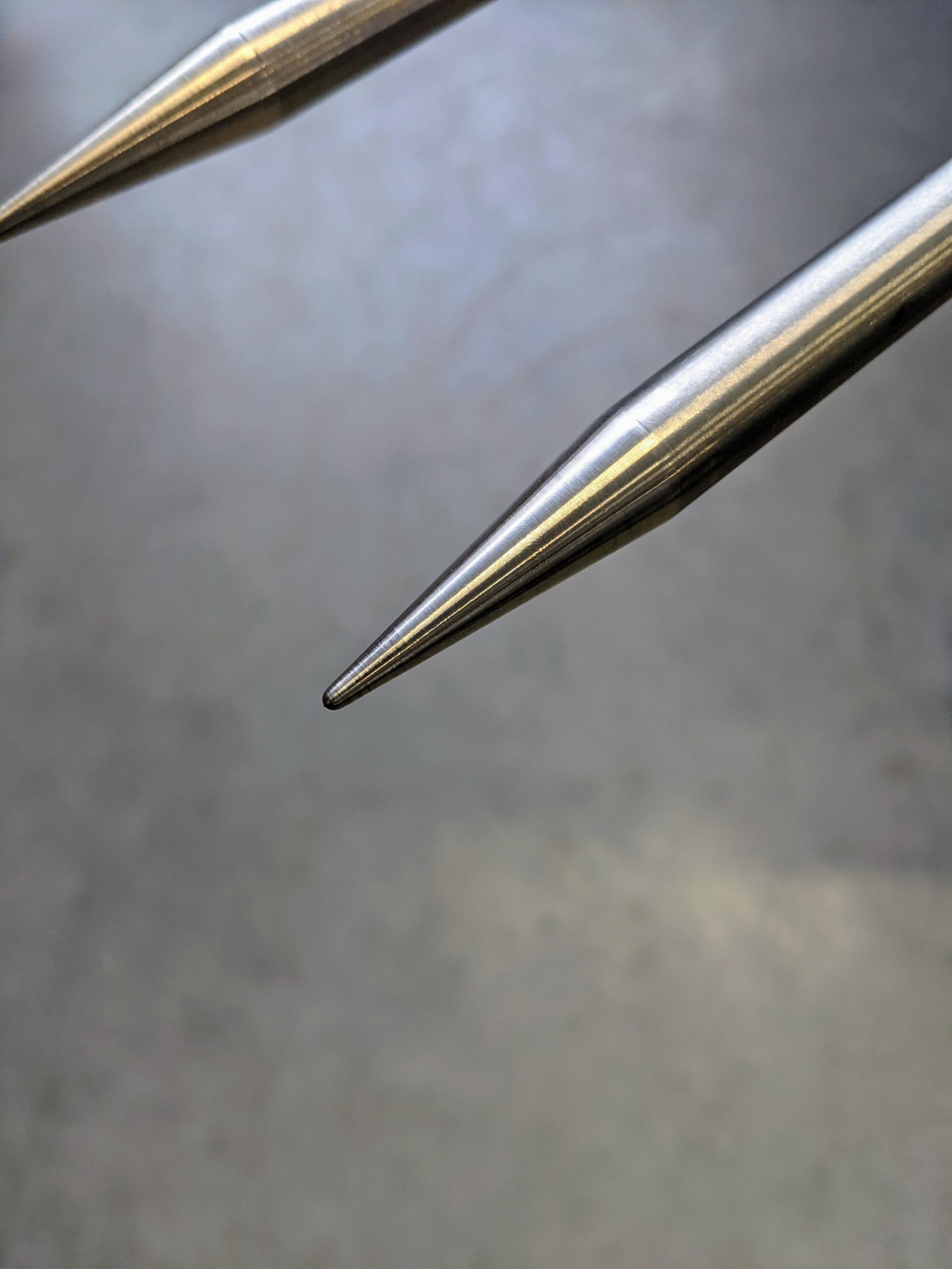 Rasenkralle Tiefenlocker Made in Germany – Manueller Rasenlüfter mit Vollspoons zur Bodenlockerung & Aerifizierung, Robustes Gartenwerkzeug gegen Bodenverdichtung für gesunden dichten Rasen