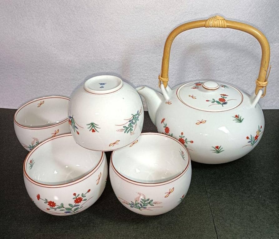 2272 有田焼 瑞窯 茶器セット　急須1客　湯呑蓋付5客　金彩 2272 有田焼 瑞窯 茶器セット 急須1客 湯呑蓋付5客 金彩 Amazon.