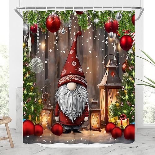 Cortina de ducha con diseño de gnomo, bolas de Navidad rojas, tablero de madera vintage, abeto verde, granja, invierno, vacaciones, tela de