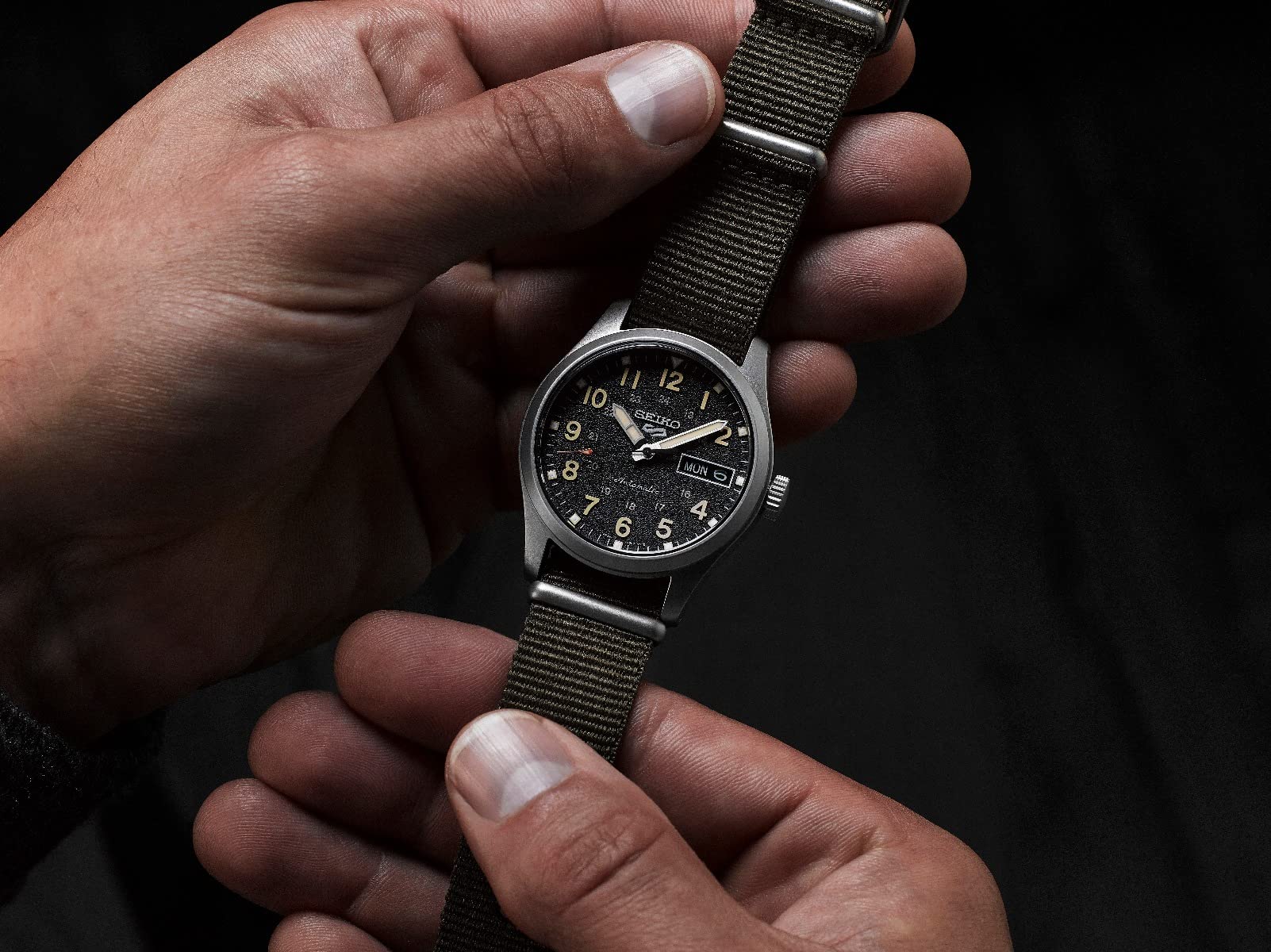 Seiko 5 „Grüne Zone“-Mittelfeld-Sportstil SRPJ85K1