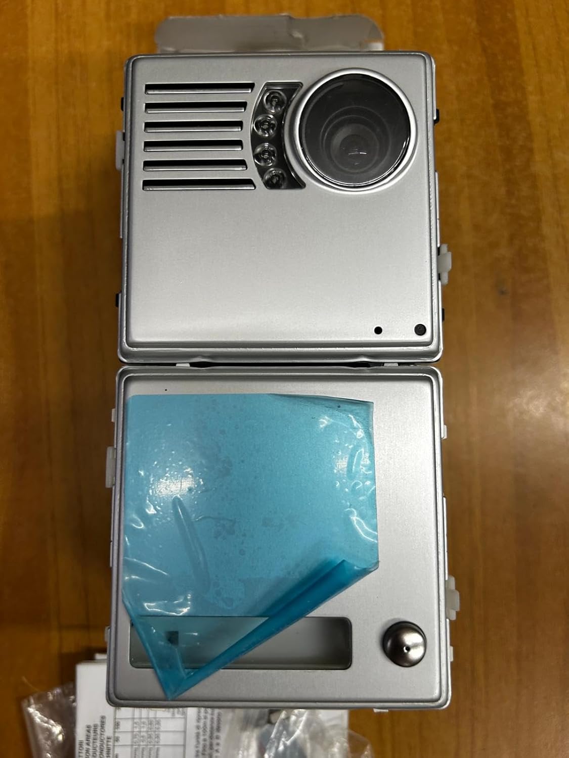 Depan view of URMET Synthesi Video Module showing camera, infrared LEDs, and call buttons