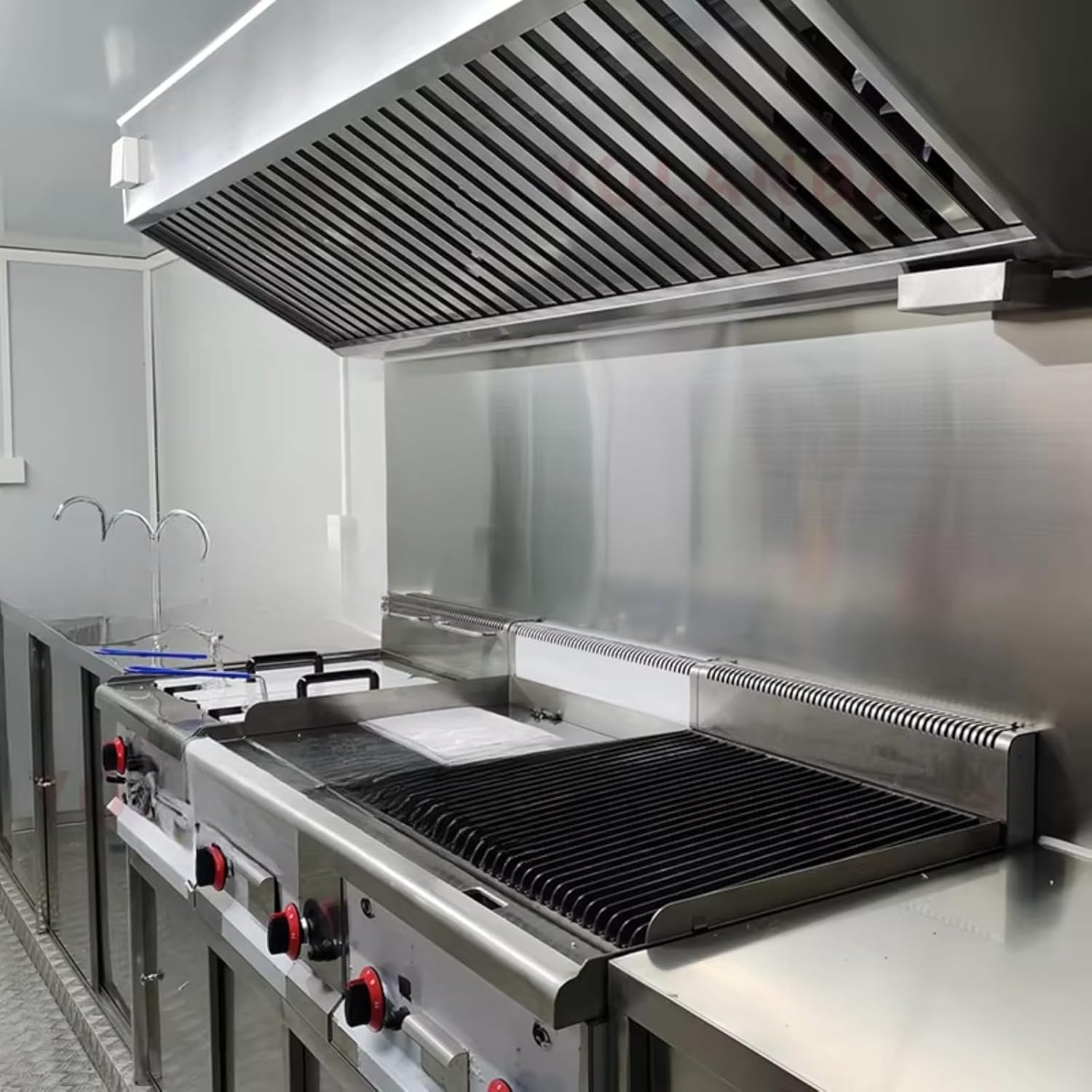 Showdown: Spacious Area vs. Kiosk- Tested for Versatile Events