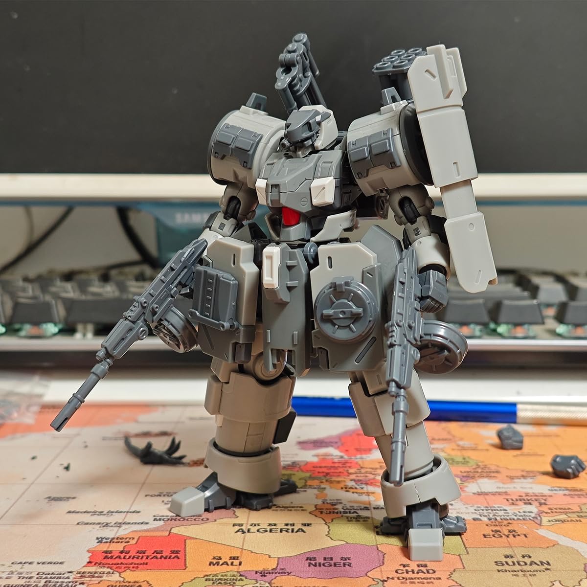 Amazon.co.jp: HiPlay 酋長大陸 1/144 超動騎兵 ザロフ-砲撃型 (白