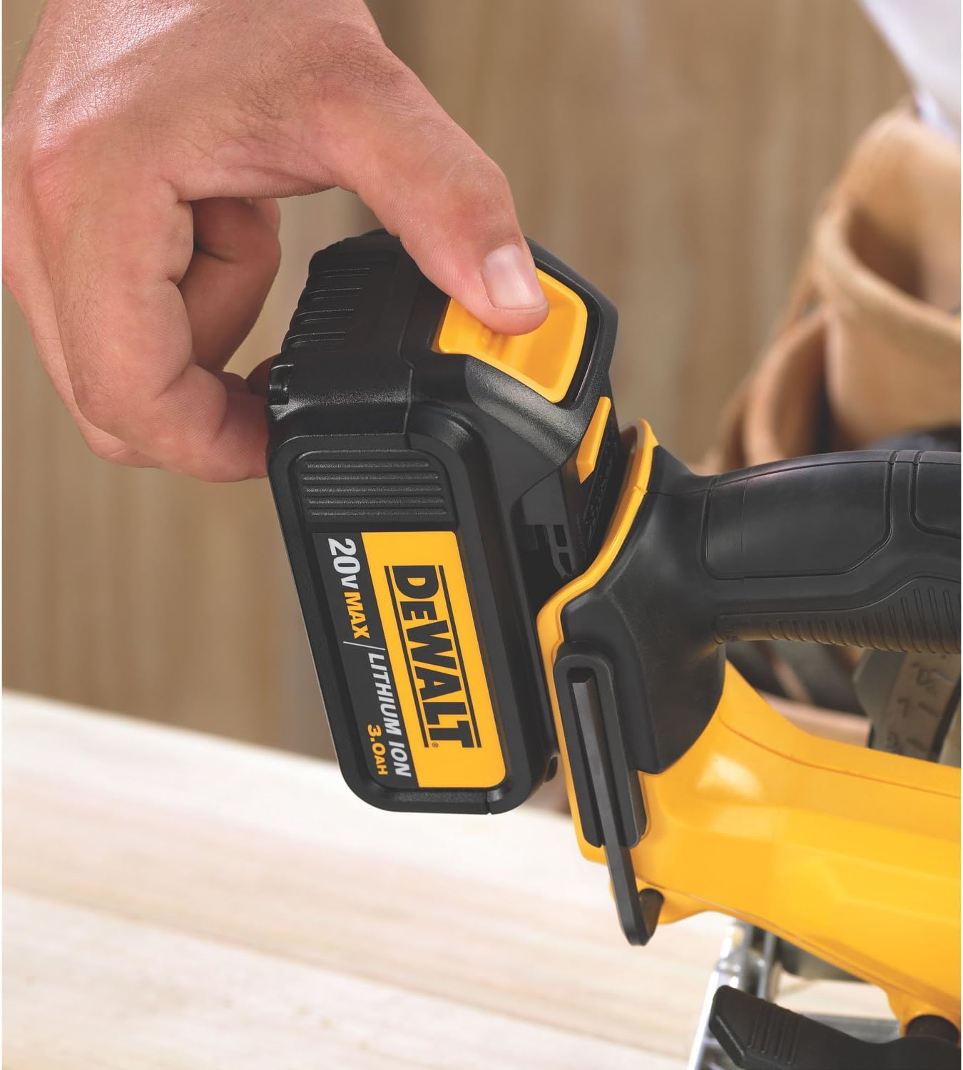 DEWALT DCS391L1 20-Volt MAX Li-Ion 3.0 Ah Circular Saw Kit