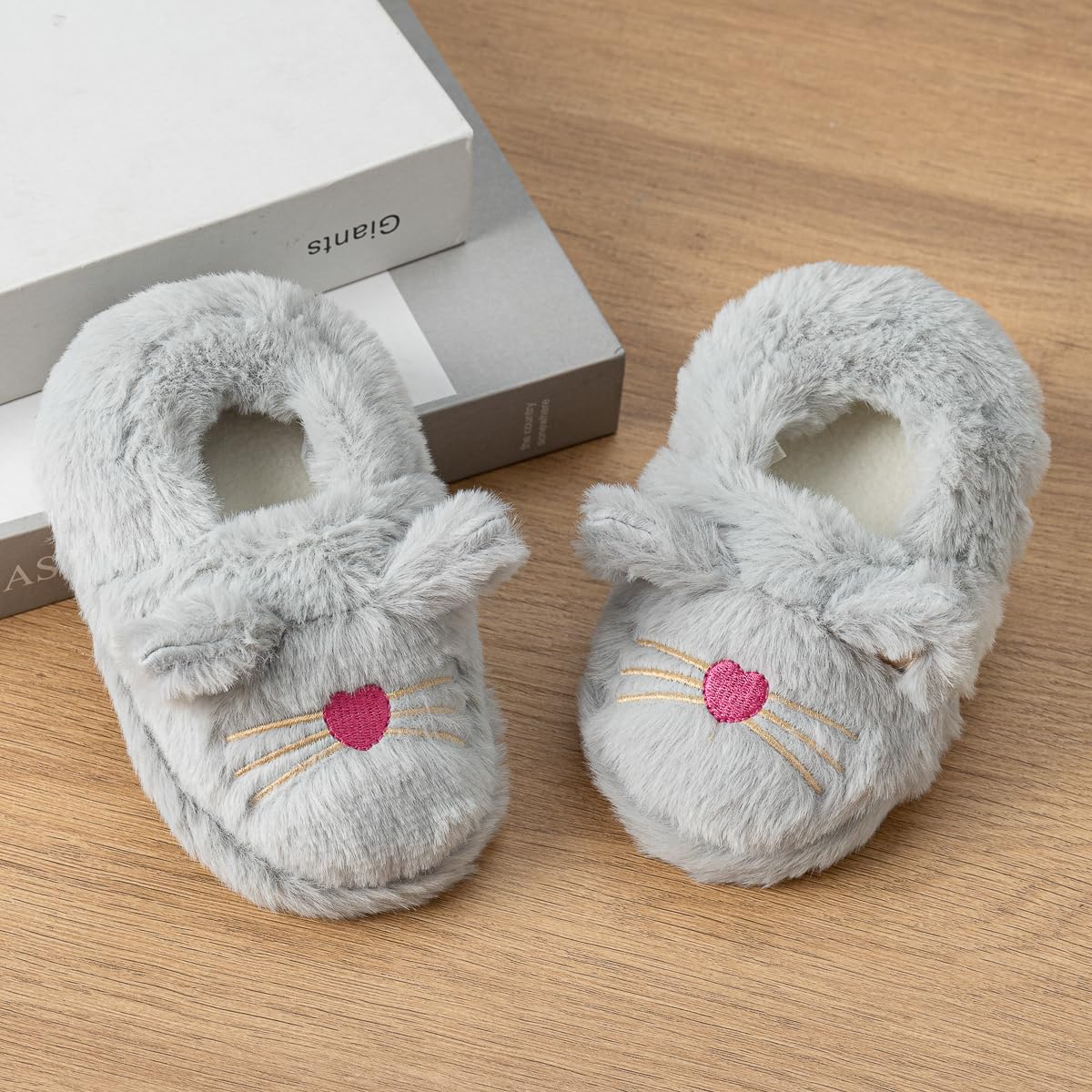 Pantuflas de felpa suave de primera calidad para bebé niña con dibujos animados cálidos para el invierno