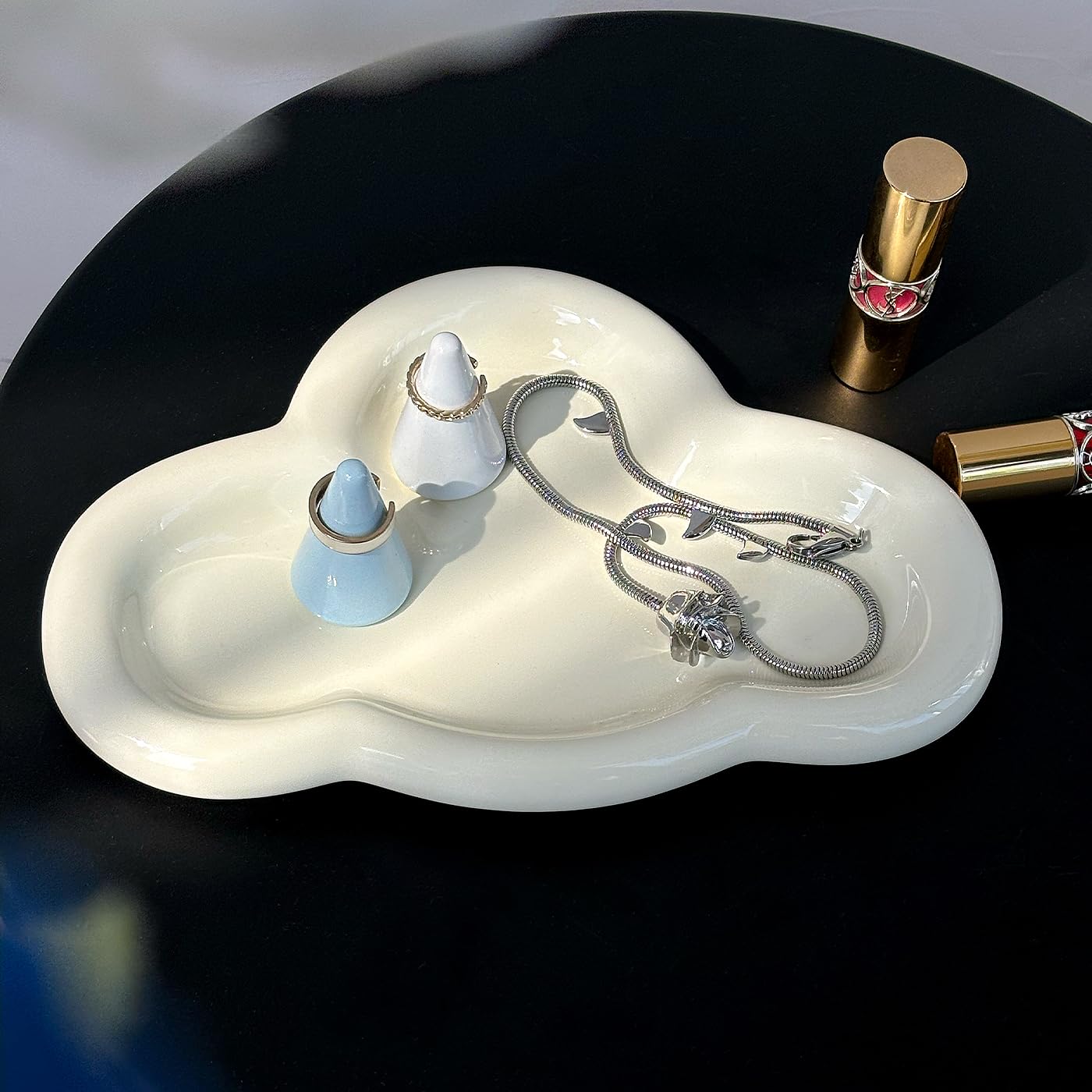 Jewelry Dish Trinket Tray for Women, Ring Dish Holder, Unique Cloud Shape Ceramic Plate Cute Things Vanity Aesthetic Room Decor Mother's Day Birthday (): Crème