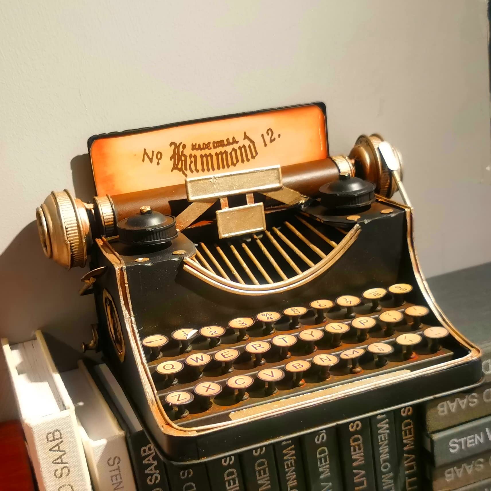 https://m.media-amazon.com/images/I/71KwWkXa1OL.jpg