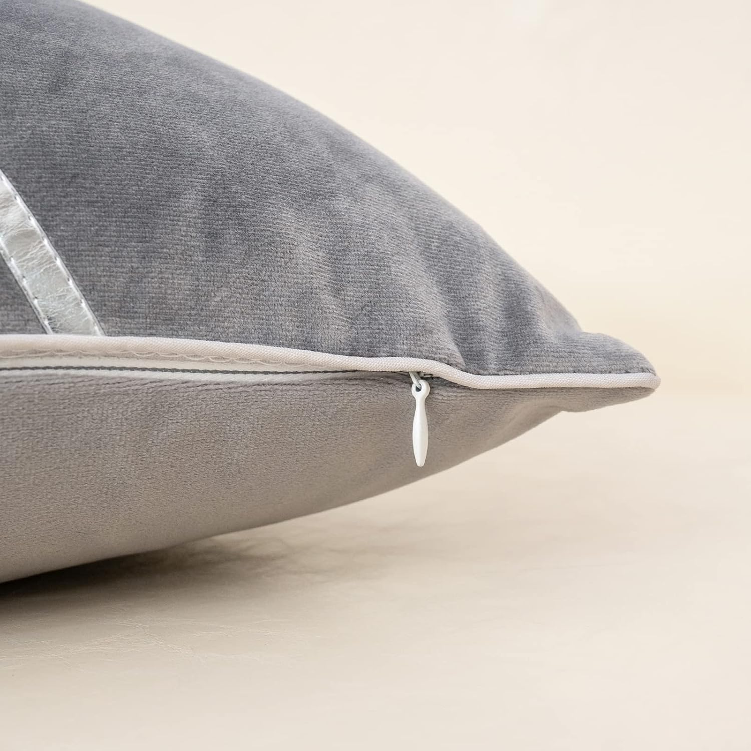 Alerfa 20 x 20 Inch Gray Silver Leather Patchwork Velvet & Polyester Cushion Case Luxury Modern Square Throw Pillow Cover Decorative Pillow for Couch Sofa Living Room Bedroom Car 50 x 50cm - Image 6