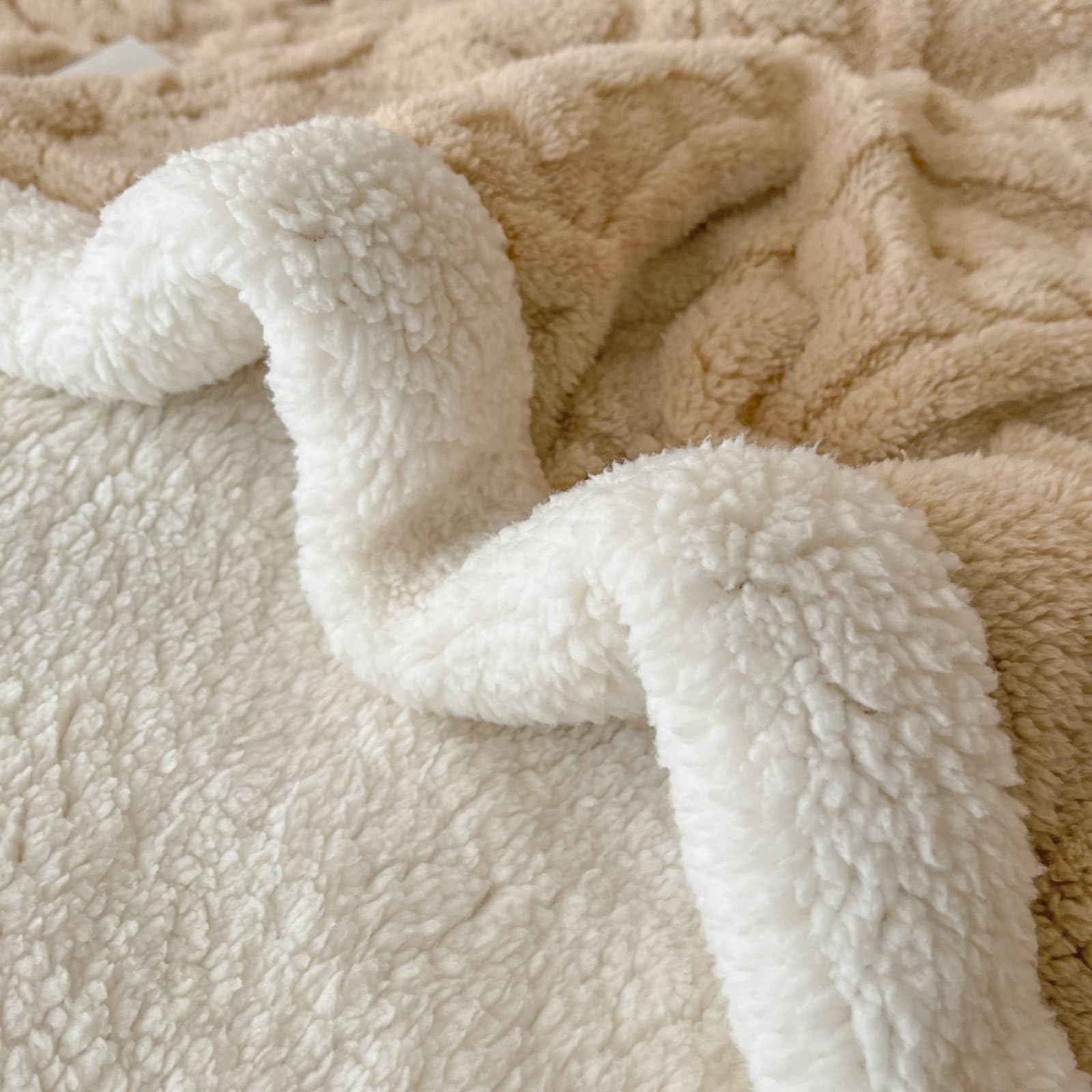 Chickwin Manta Suave Franela, Manta Sherpa Cama 90 105 135 150 160, 7 TOG Sobrecama Felpa Invierno Cálida Microfibra Reversible para Sofa Sillón y Sala de Estar (Color Camello,200x230cm)