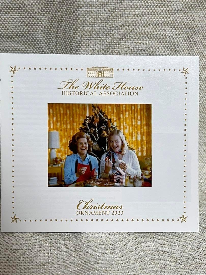 ガラスのクリスマスツリーデコレーション、3点。 ガラスオーナメント 3