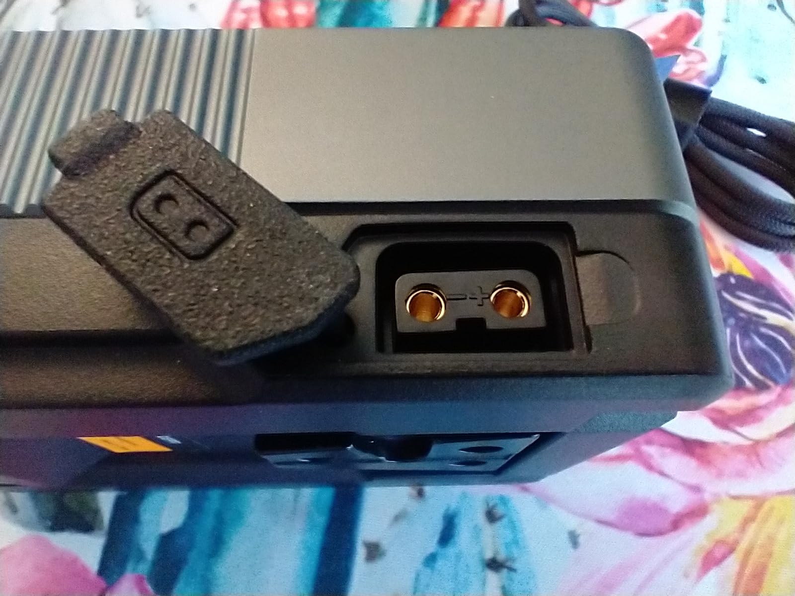 Das mitgelieferte USB-C-Kabel kann zuverlässig 65 Watt liefern