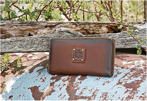 STS Ranchwear Womens Baroness Zip Distressed Brown Leather Bifold Wallet, Brown, One Size, The Baroness Bi-fold Zip-wallet