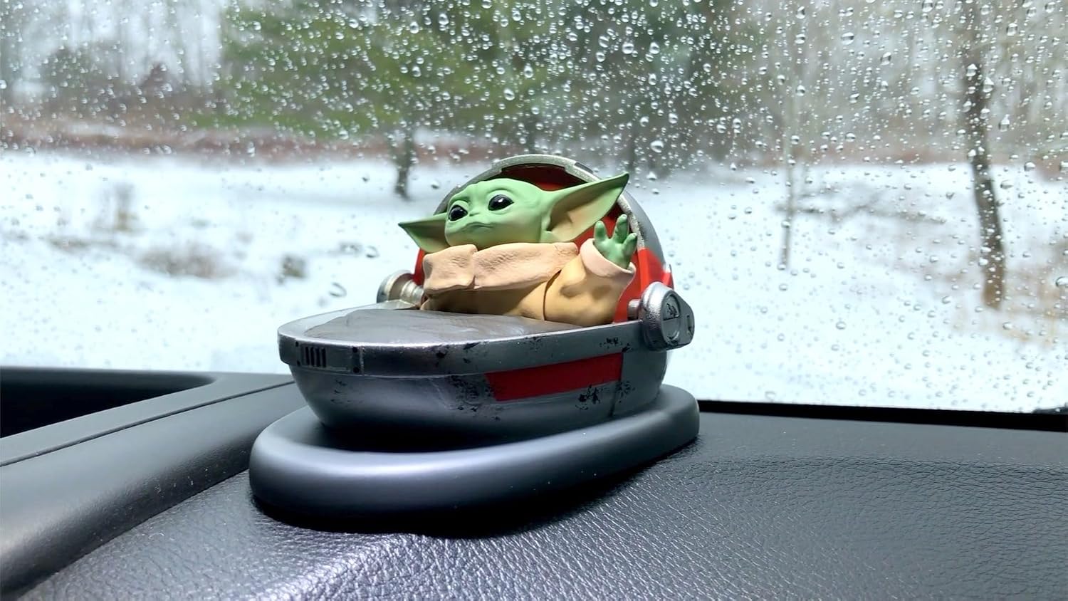 The Mandalorian-The Child Solar-Powered Dashboard Waver