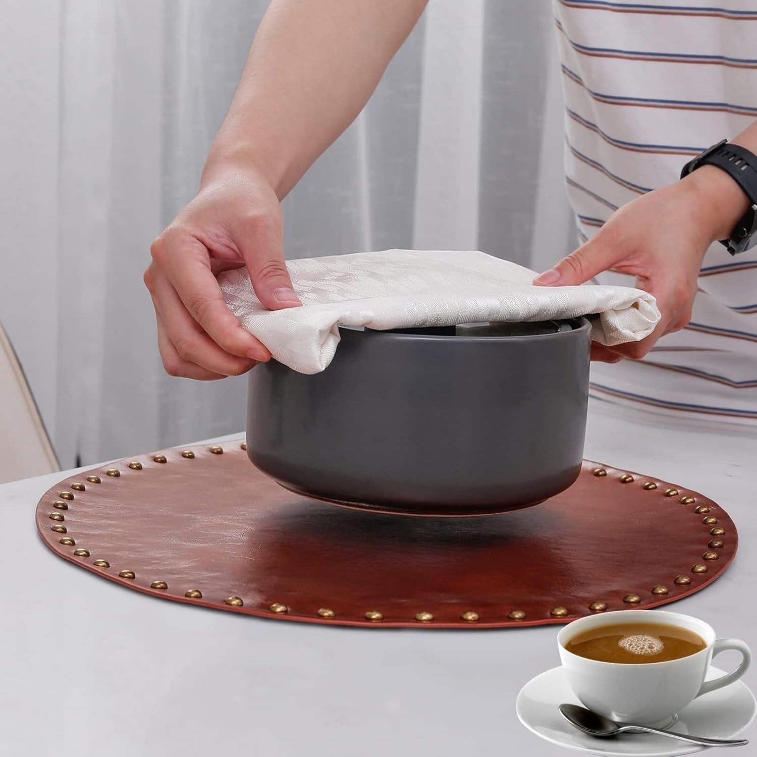 15'' Round Placemats Faux Leather Circle Table Mats Set of 2 Washable Heat Resistant Placemat for Kitchen Breakfast Bar and Coffee Table(Bronze)