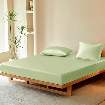 THXSILK Luxury Mulberry Silk Fitted Sheet Set 3 Pcs, King Silk Bed Sheet Set with 16" Deep Pockets, Soft & Cooling Sheets, 1 Fitted Sheet, 2 Pillowcases with Zipper Closure - Mint Green