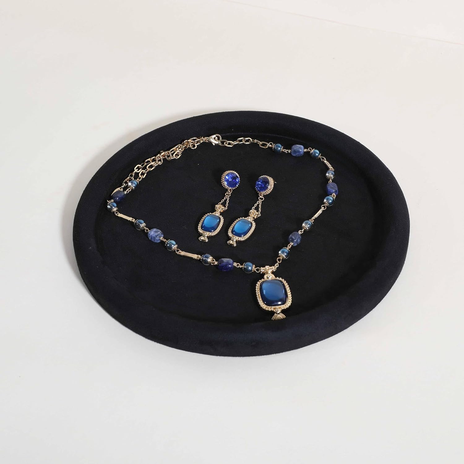 GemeShou Round Jewelry Organizer Plate, Top Microfiber Velvet Jewelry Display Tray, Empty Jewelry Showcase Tray for Necklaces, Bracelets, Rings, Earrings (Black-Large, 9.8 x 9.8 in)