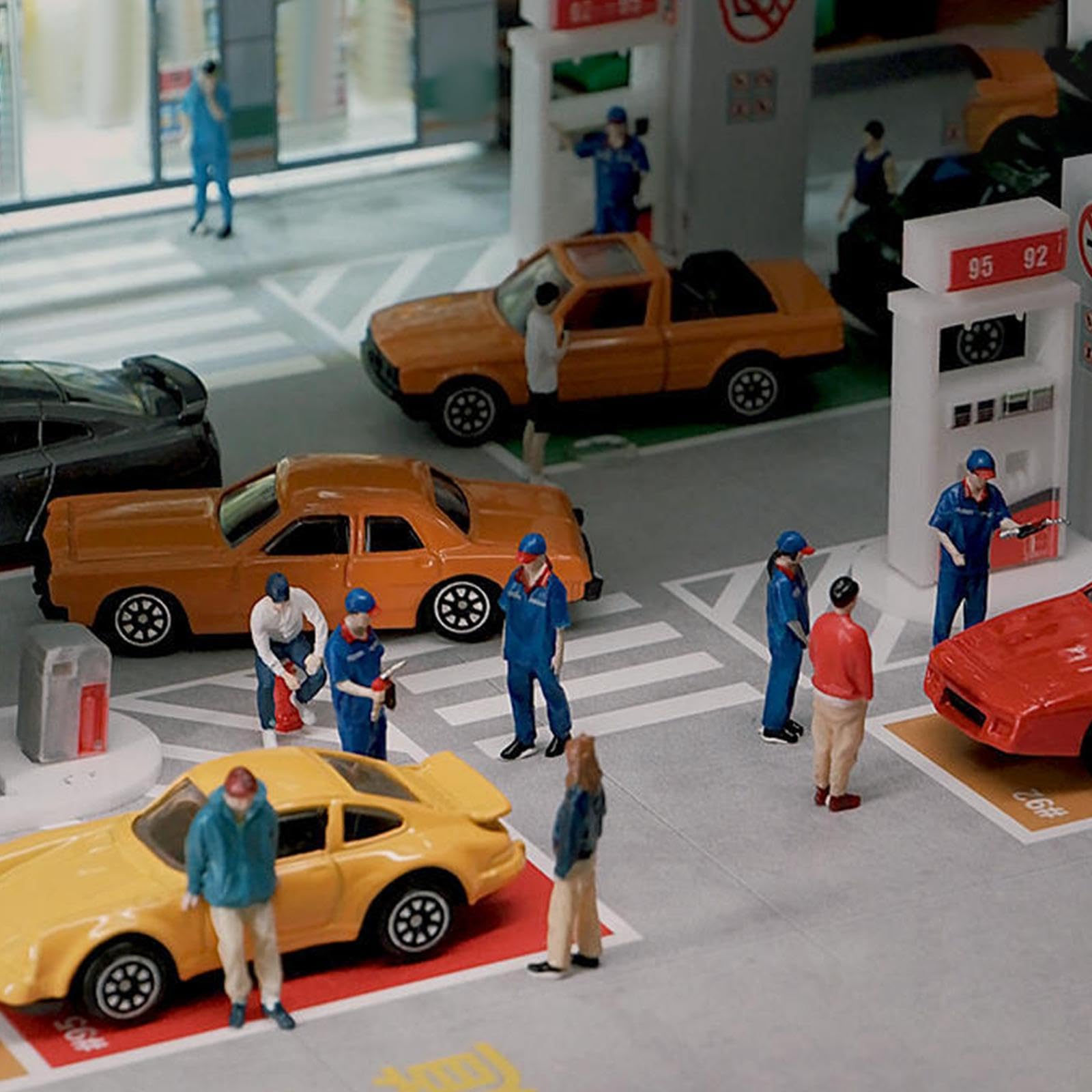 ATORSE™ Hand Painted 1/64 Tiny Gas Station People Figure Diorama