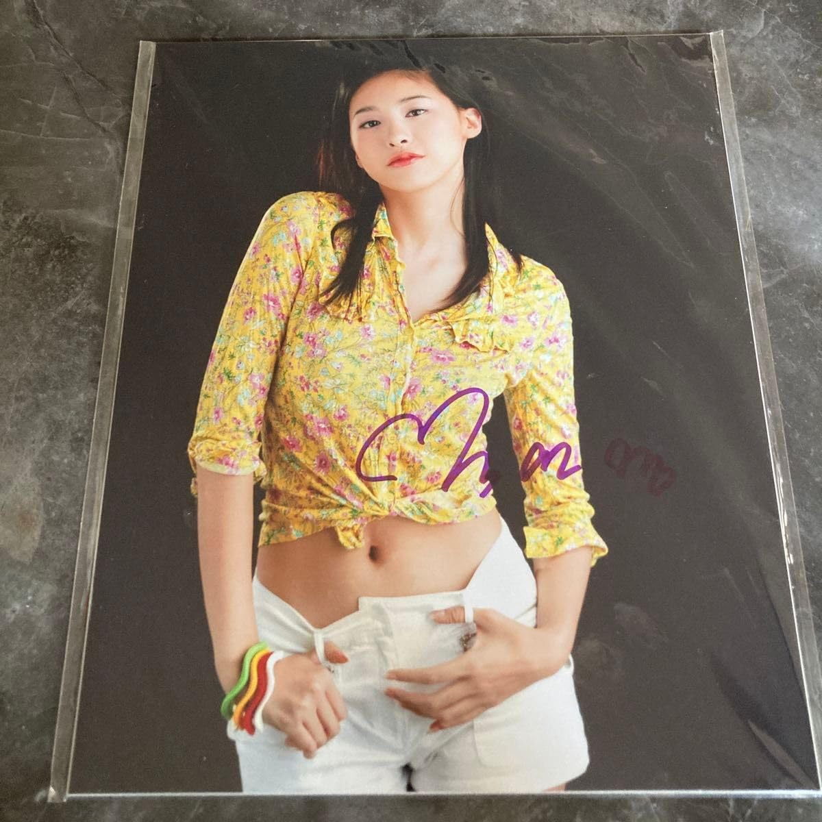 セール中…ユ・アイン直筆サイン入り超大型写真…Yoo Ah-in Amazon.co.jp