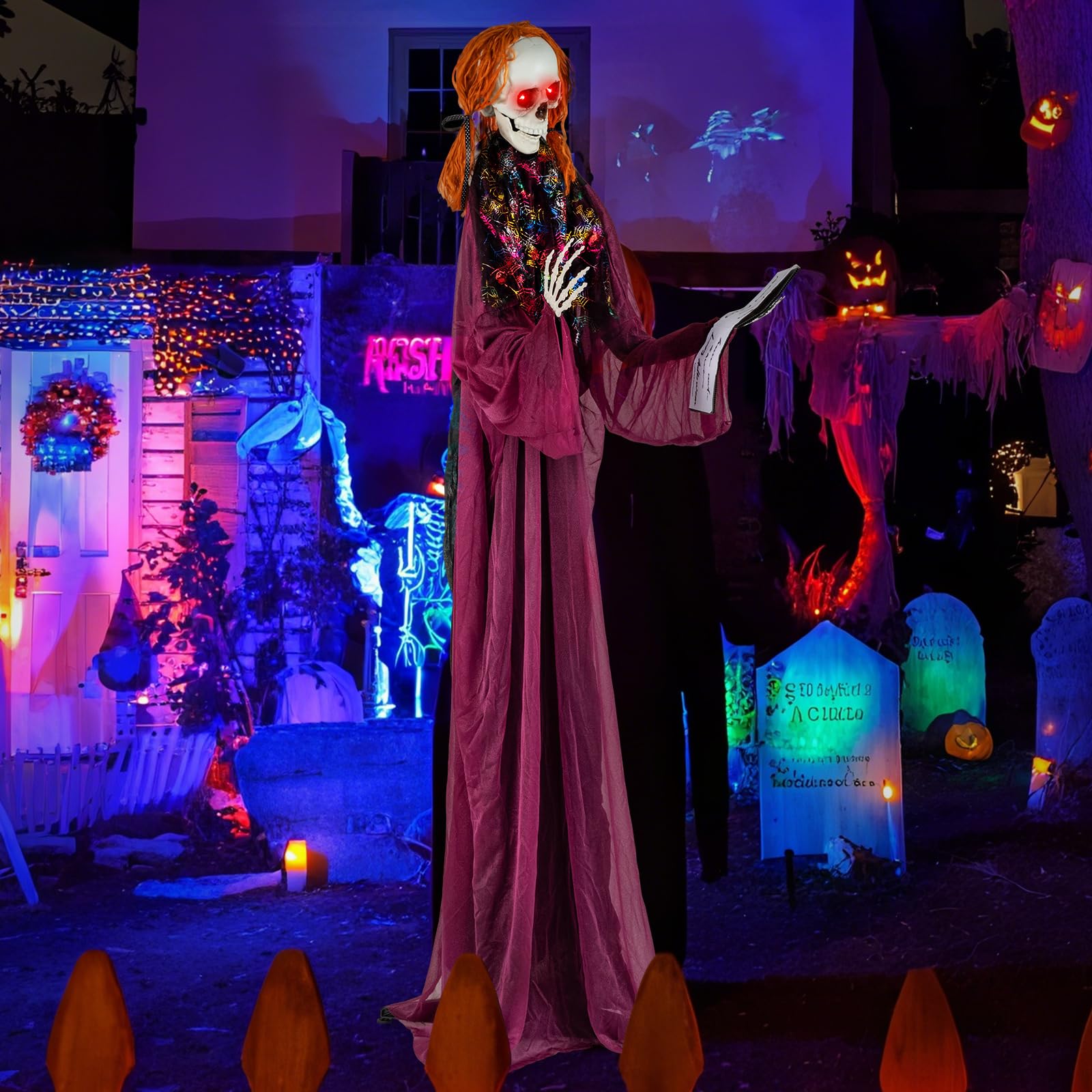 Tangkula Scheletro animatronico di Halloween con libro, spaventoso puntello animato con suoni ululanti, occhi rossi lampeggianti e braccia posizionabili, decorazione di Halloween in piedi per veranda