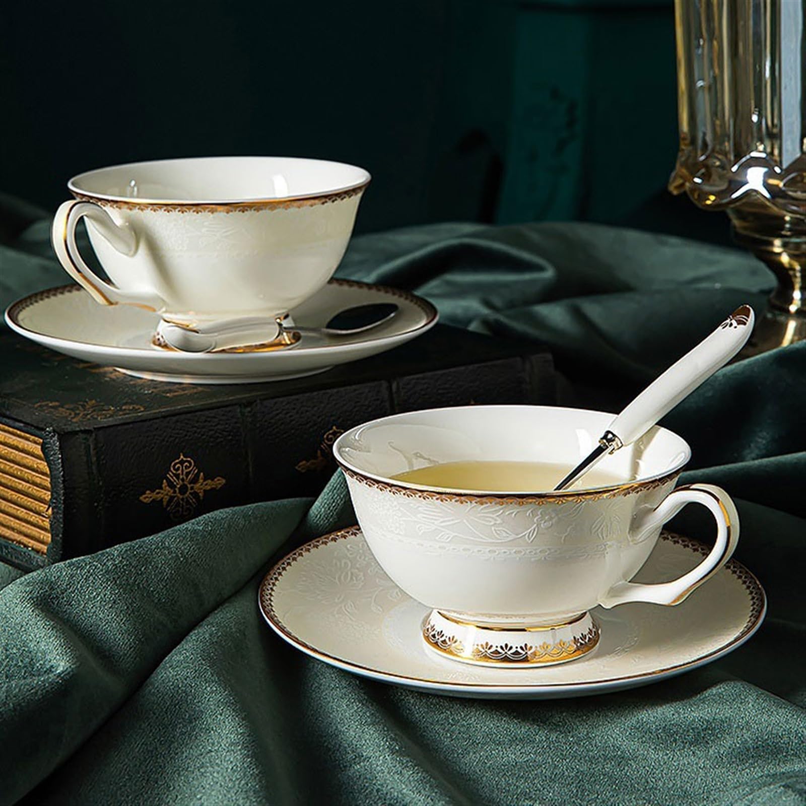 Tasse Tasses Ensemble de tasses à café en relief Style européen, service thé britannique haut gamme, légères luxe porcelaine osseuse exquise