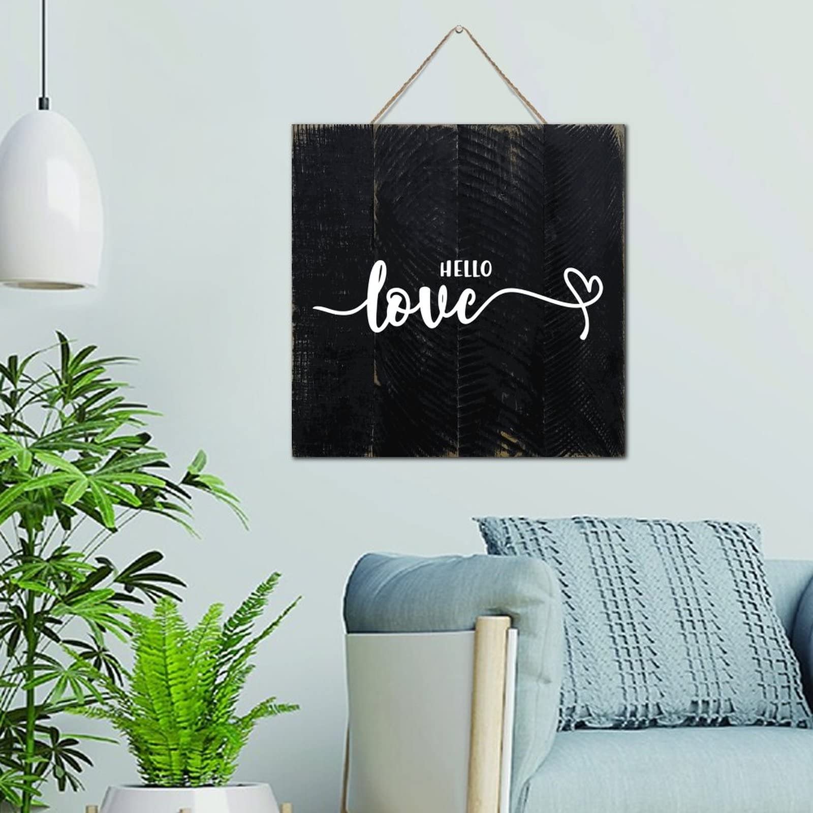 Letrero Hello Love de madera retro una cita romántica para llenar de calidez tu salón