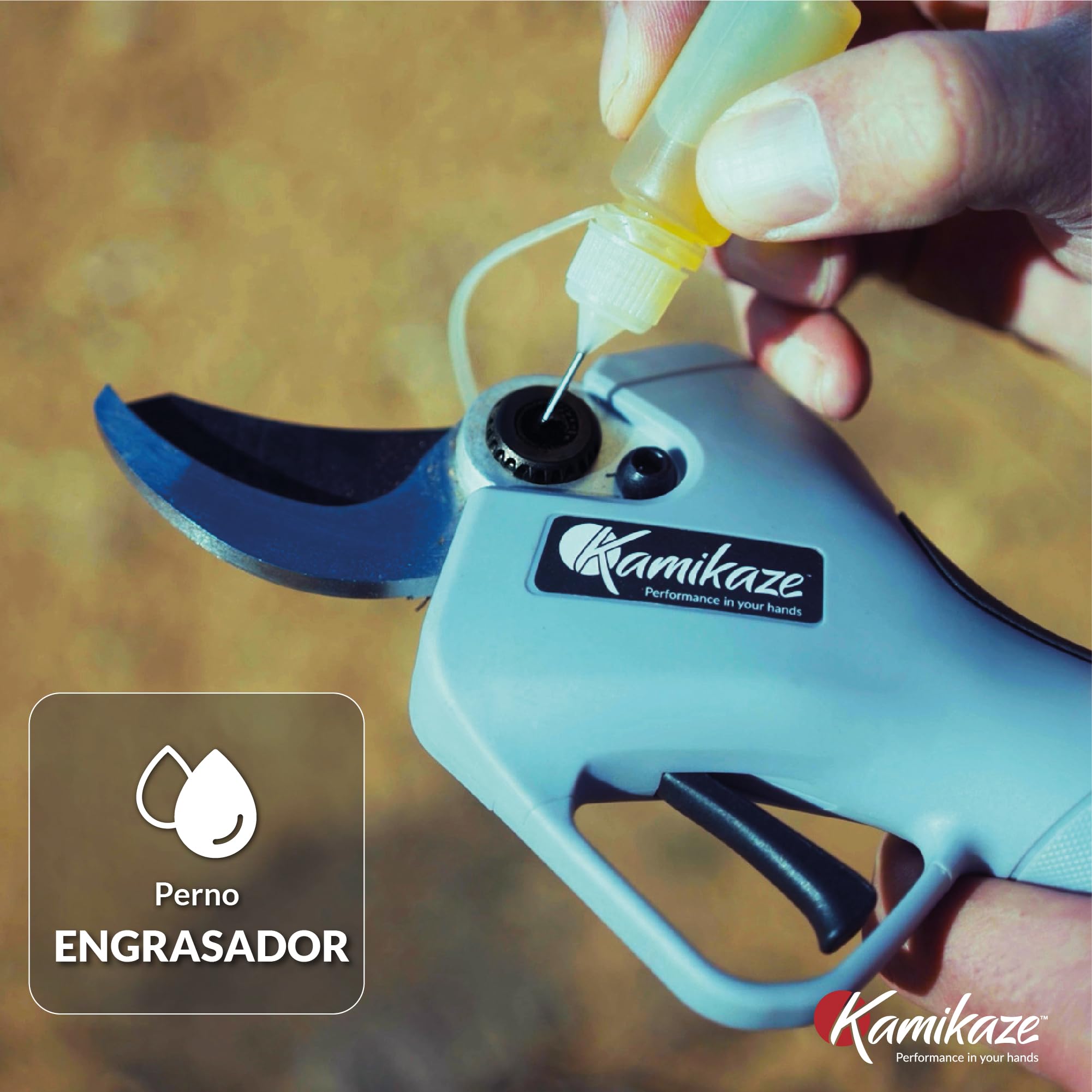 KAMIKAZE Tijera de Poda Eléctrica KV390 con 2 Baterías de Litio, Corte Regulable 5-40mm, 7h de Autonomía, Pantalla Inteligente, Hoja SK5, Tijeras Profesionales para Viña y Frutal