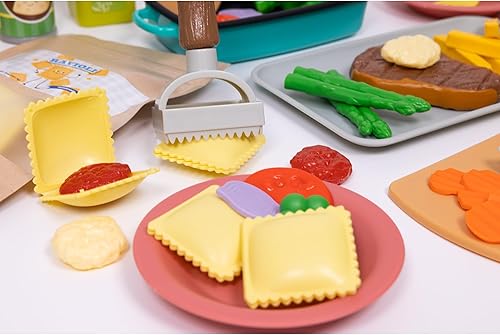 Miniatura 4 de NurtureNature Imaginative Minds - Juego de cocina de ravioles, 50 unidades, alimentos de juguete, utensilios de cocina, verduras, condimentos, juego
