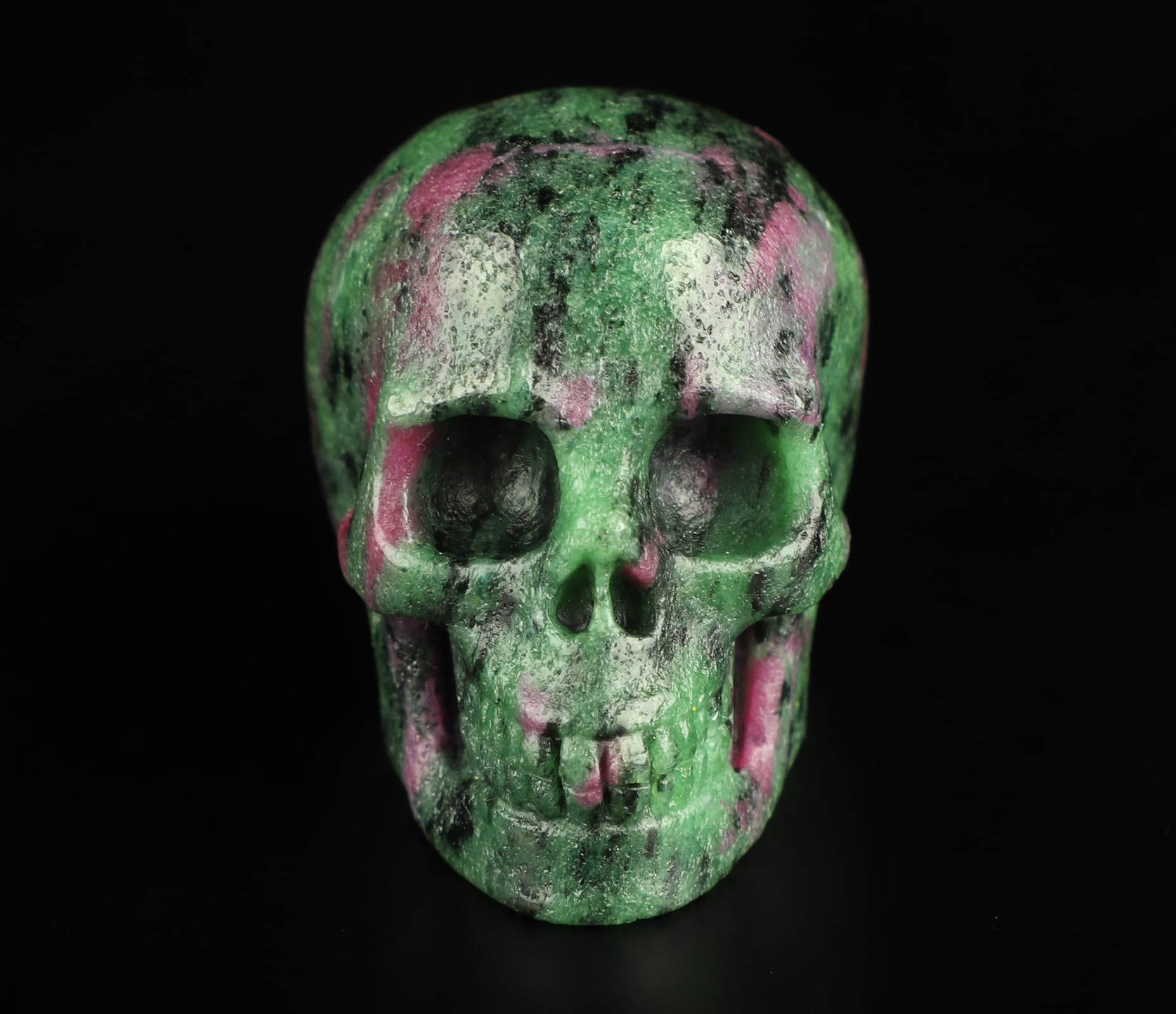 Skullis 5,1 cm Rubin Zoisit Kristall Schädel handgeschnitzt Edelstein Fine Art Skulptur Reiki Heilstein Statue