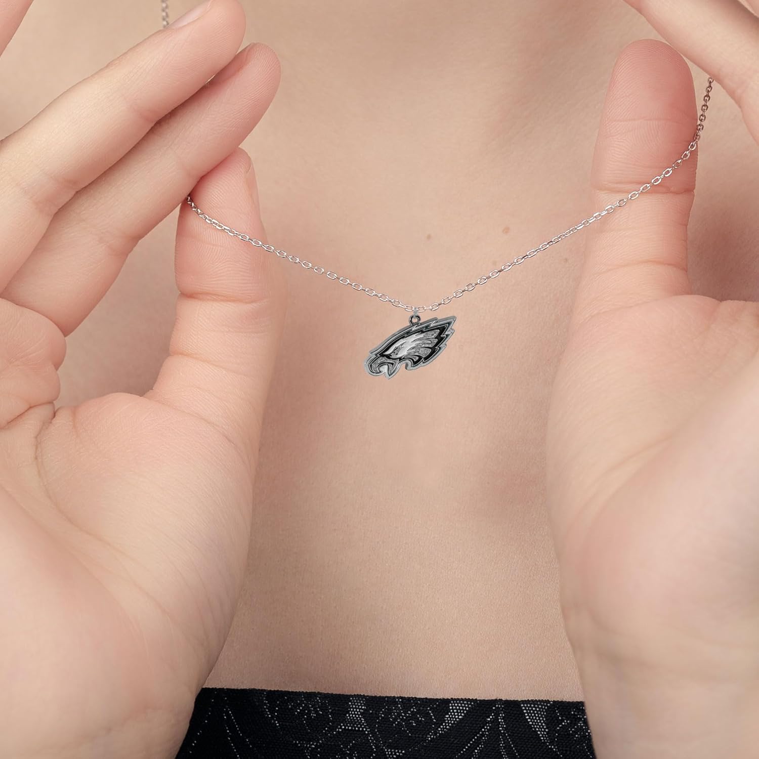 NFL Siskiyou Sports Fan Shop Philadelphia Eagles Chain Necklace with Small Charm 22 inch Team Color - Image 5