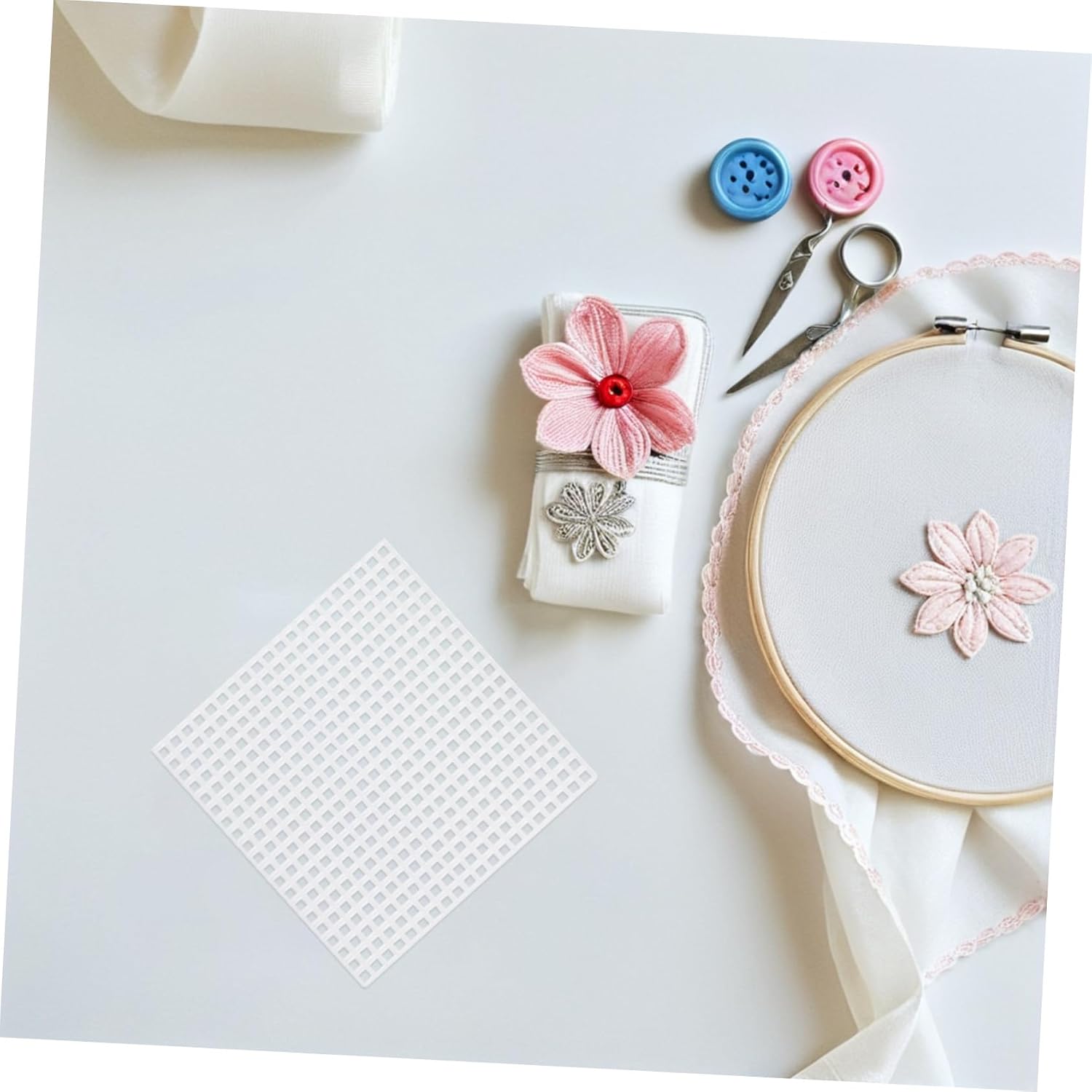 VINTORKY 30 Pcs Square Plastic Canvas Sheets for Embroidery Mesh Crafting Lightweight Sewing Pad DIY Coaster Acrylic Yarn Knit and Crochet Projects