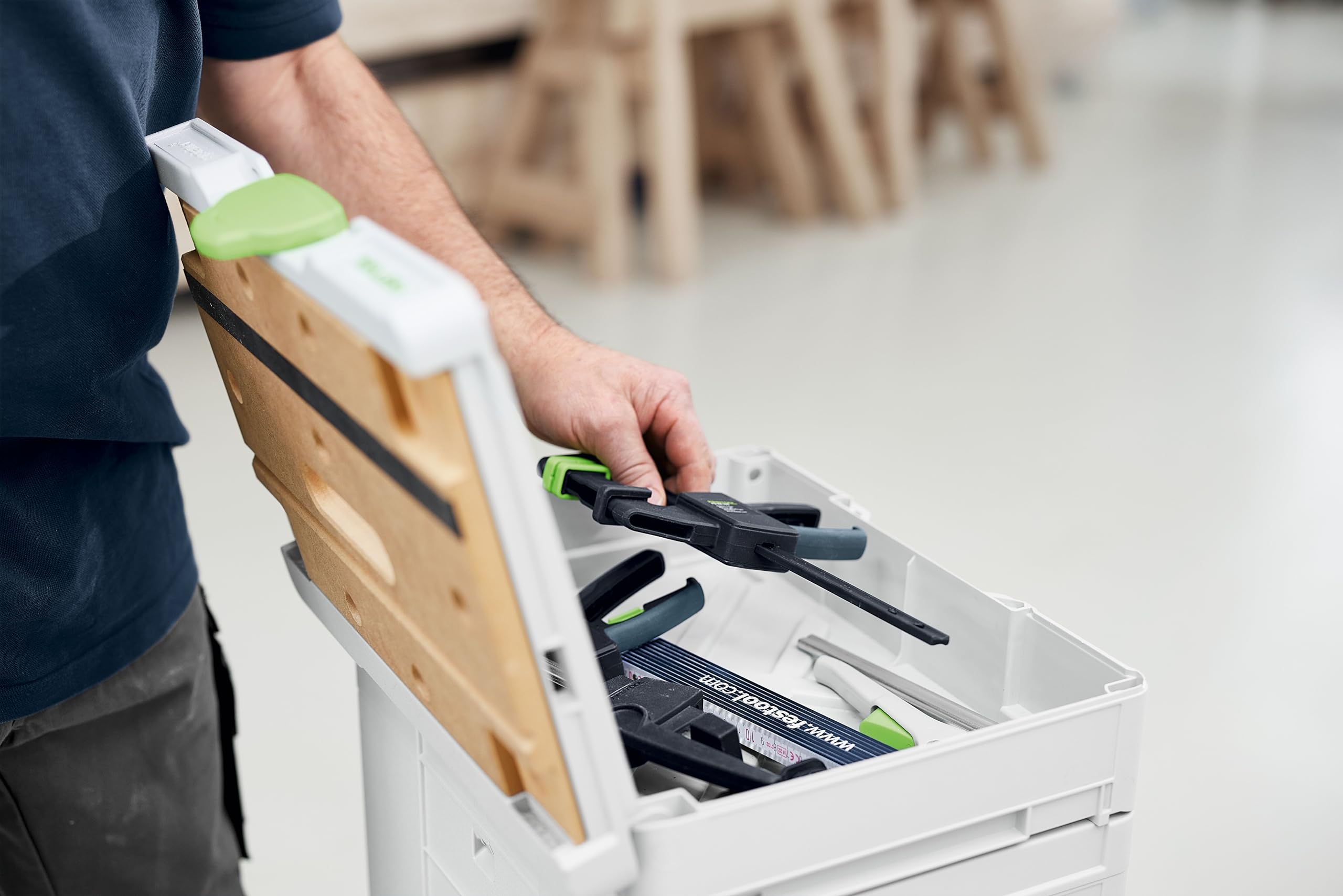 Festool Systainer³ SYS3-MFT M 112 Mobile Werkbank mit MDF-Lochplatte | Werkzeugkoffer mit Moosgummi-Haftunterlage und V-Nut für Rohre, koppelbar im System und passend für MFT Zwingen