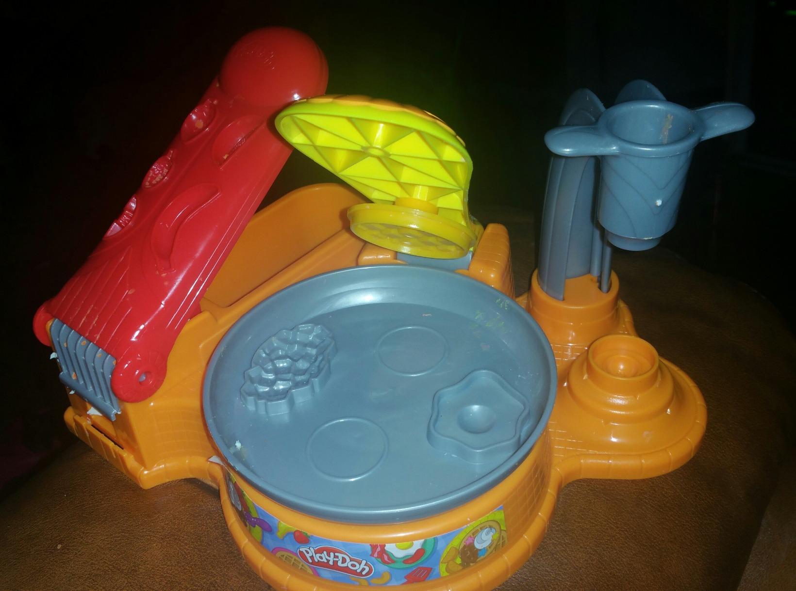 PlayDoh Breakfast Cafe Toys & Games