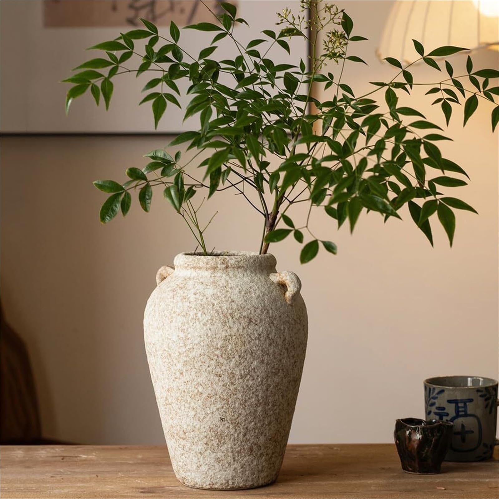 Vase à fleurs en céramique créez une ambiance chaleureuse dans votre salon