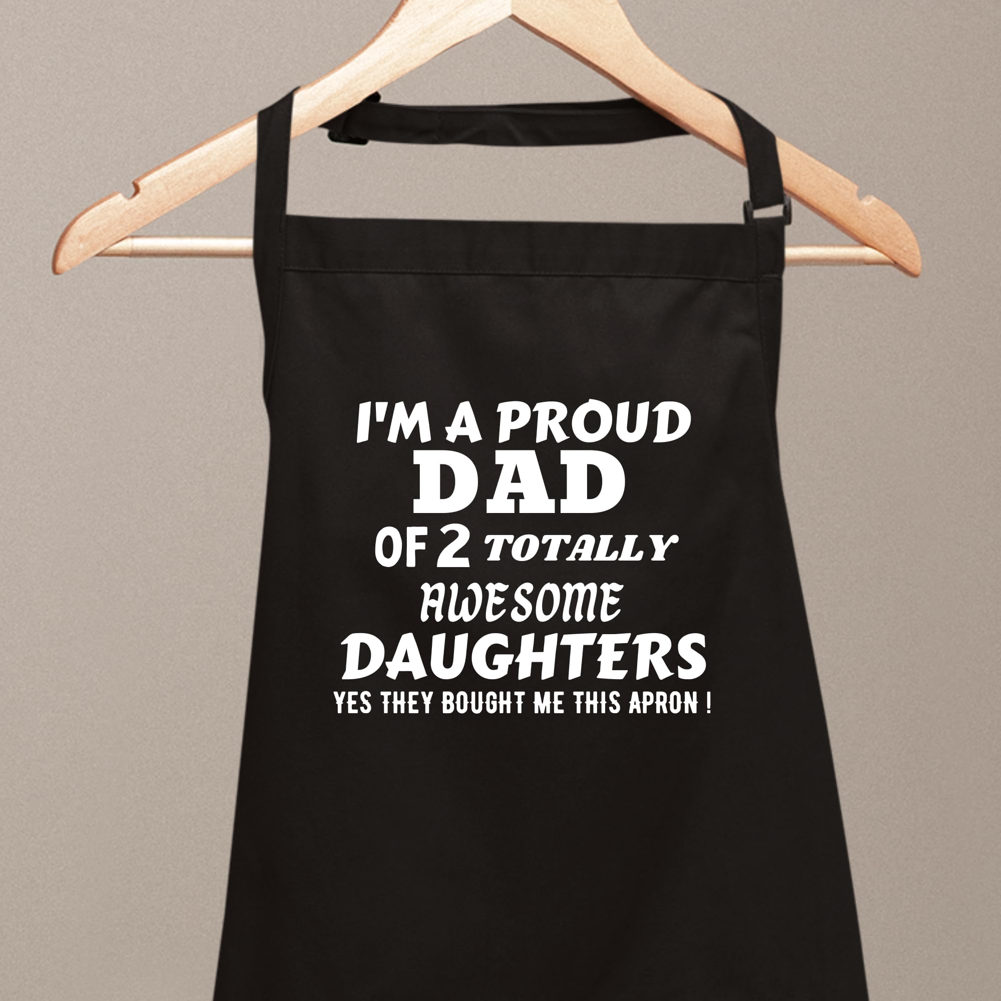 Delantal divertido con texto en inglés "Proud Dad Of Two Totally Awesome Daughters" para barbacoa, para cumpleaños, día del padre, Navidad, día de San Valentín, regalos para papá, marido,
