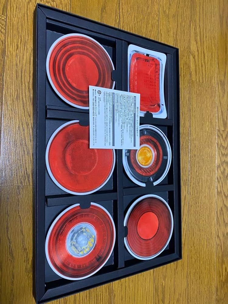 歴代GT-R　テールランプ　お皿セット Amazon.co.jp: 歴代GT-Rテールランプお皿セット : おもちゃ