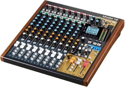 حزمة Tascam Model 12 و Dynamic Mic