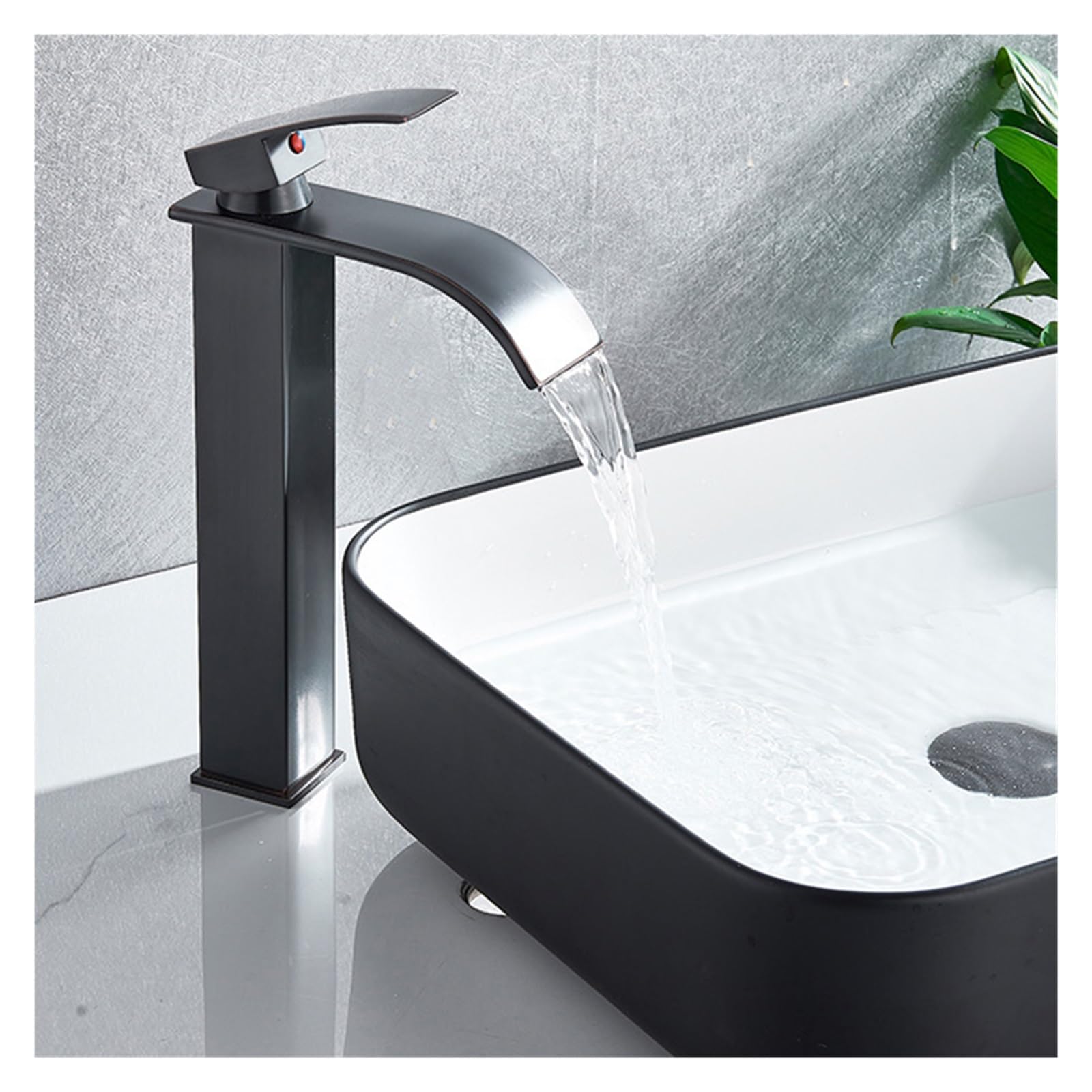 Robinet de lavabo cascade noir mat et moderne pour salle de bains design